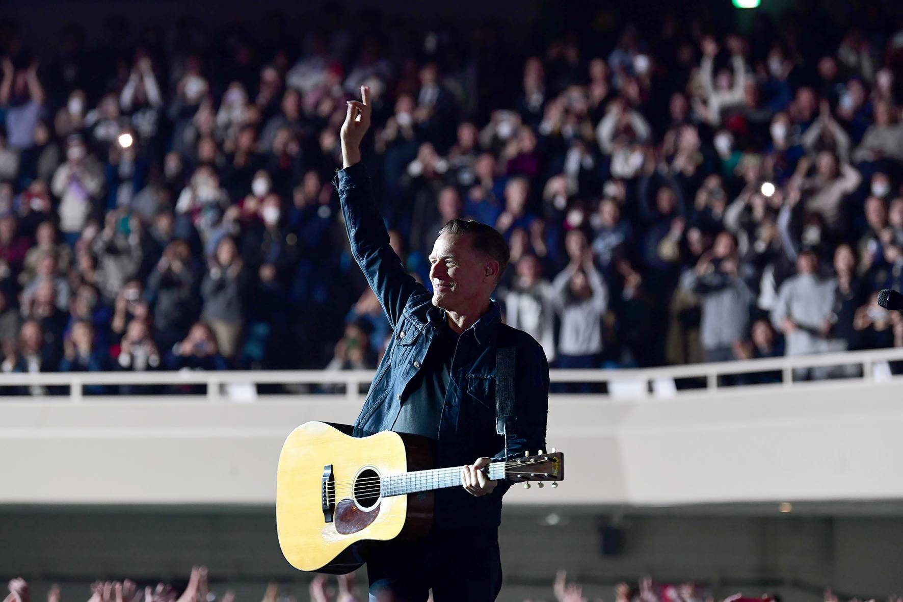 ブライアン・アダムス、3年ぶり来日公演で約8000人熱狂 - サンスポ