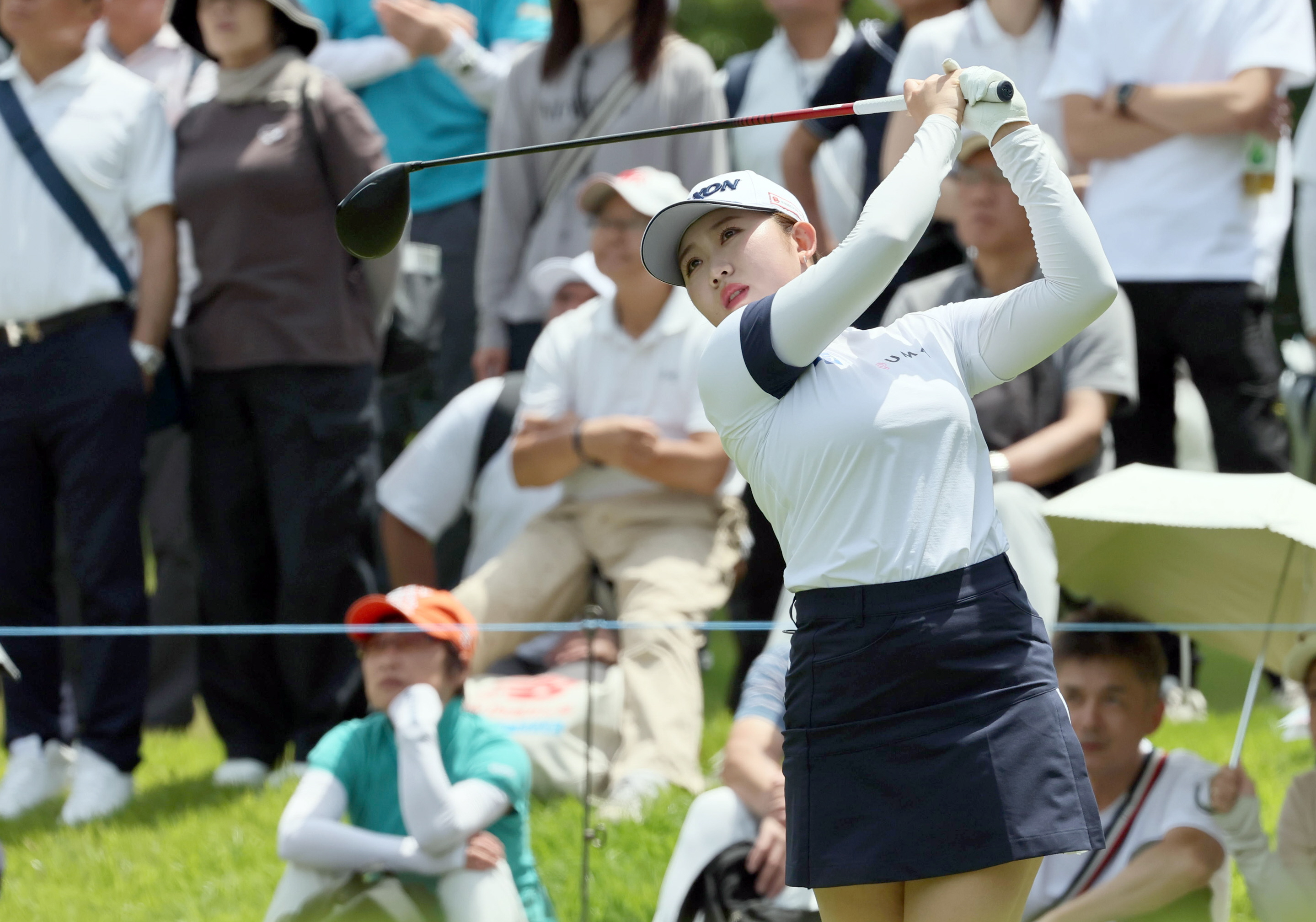 21歳内田ことこが単独首位に、女子ゴルフ宮里藍サントリー