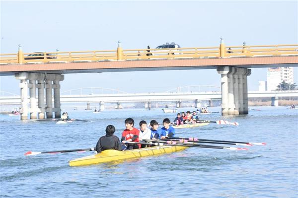 新春の水面をさっそうと 瀬田川でボート初漕ぎ 滋賀 産経ニュース