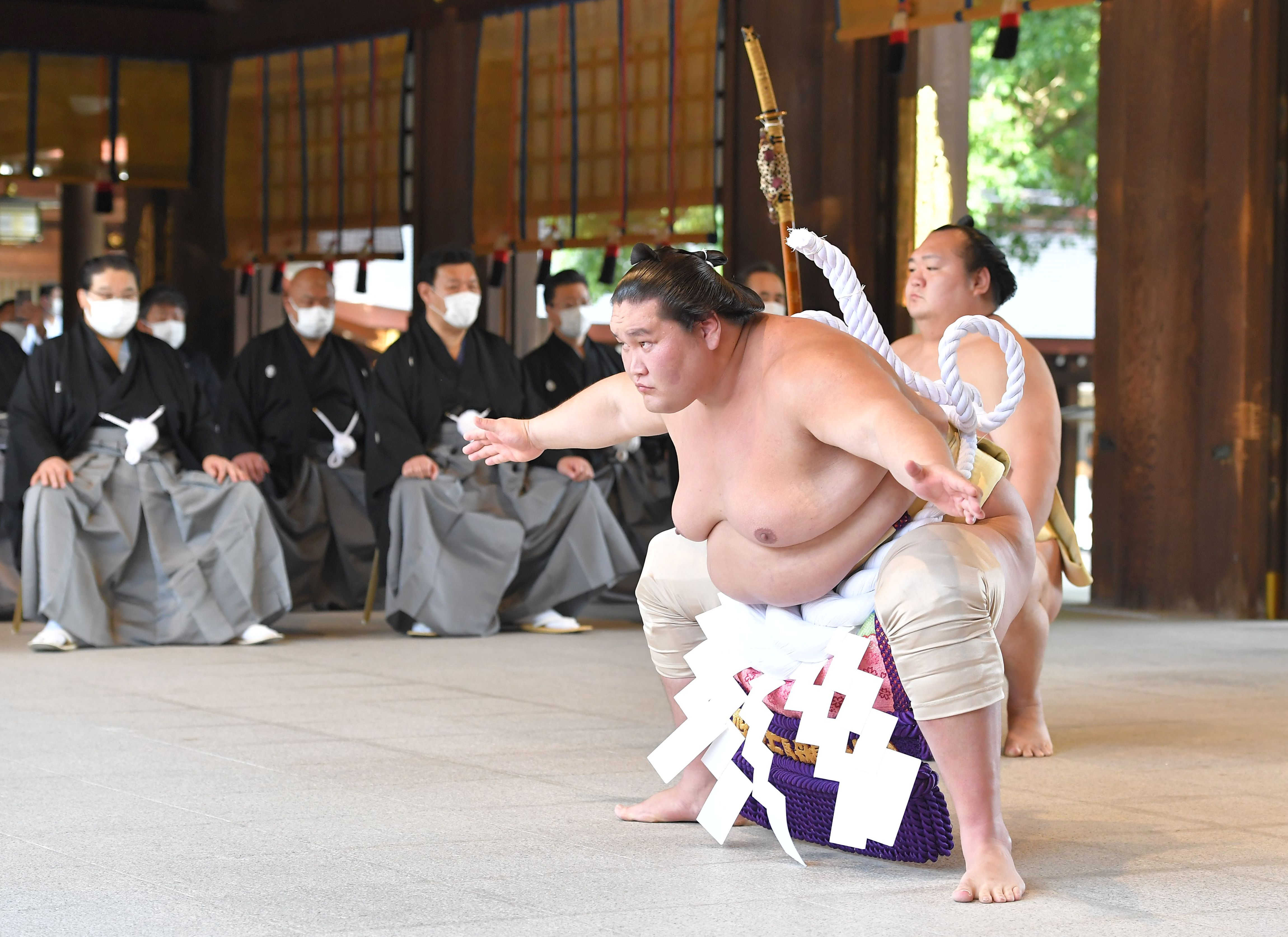 フォト特集】「ちゃんとできたかな」新横綱照ノ富士が土俵入り 不知火