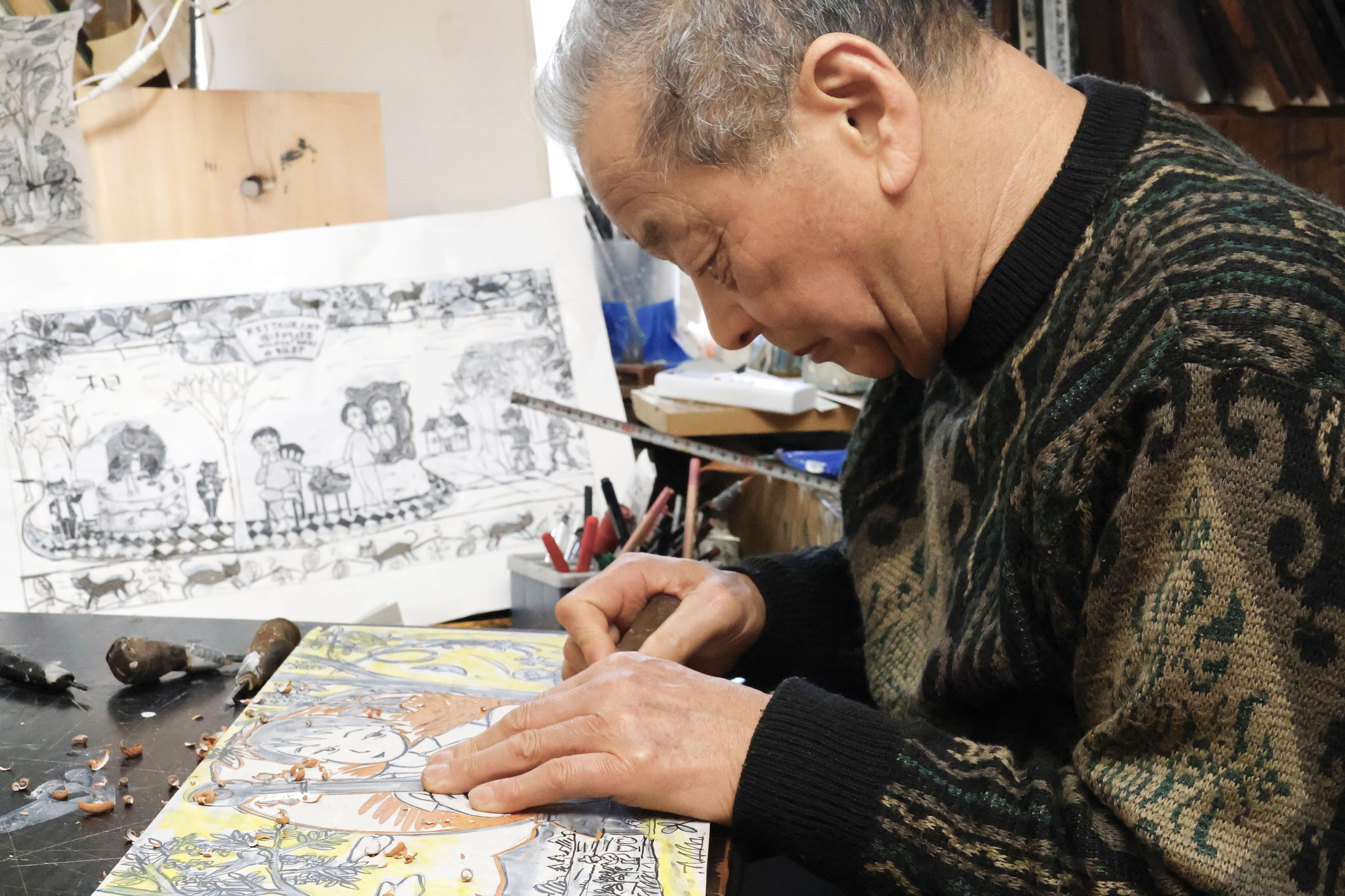 賢治の世界に魅せられ半世紀…山猫らの心、版画に彫り続け 絵本の挿絵