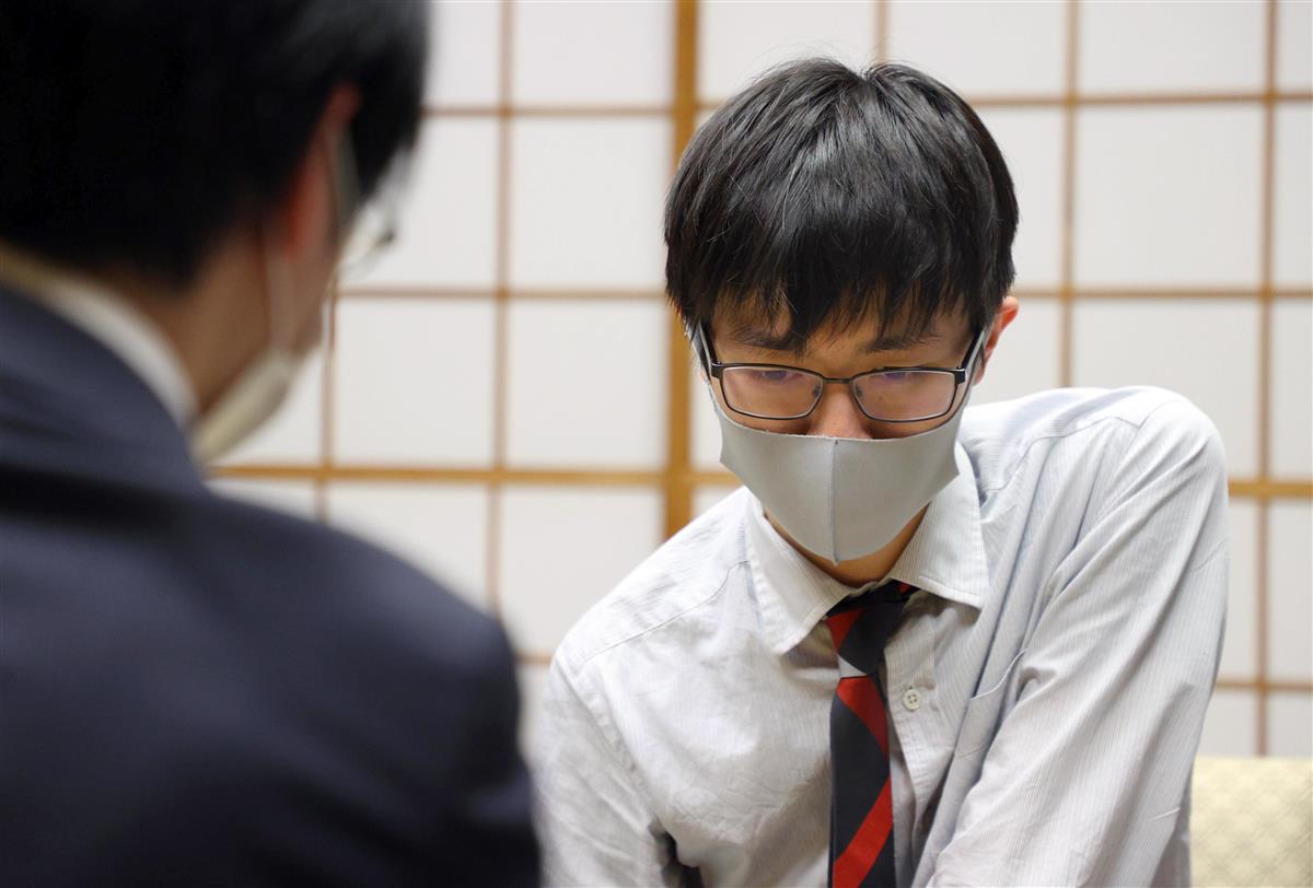 父 師匠の死乗り越え 囲碁十段戦初制覇の許家元新十段 令和三羽がらす で台頭 1 2ページ 産経ニュース