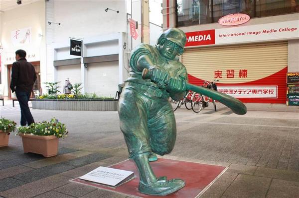 日本の議論】新潟名物「ドカベン像」存続の危機 水島新司氏側の撤去