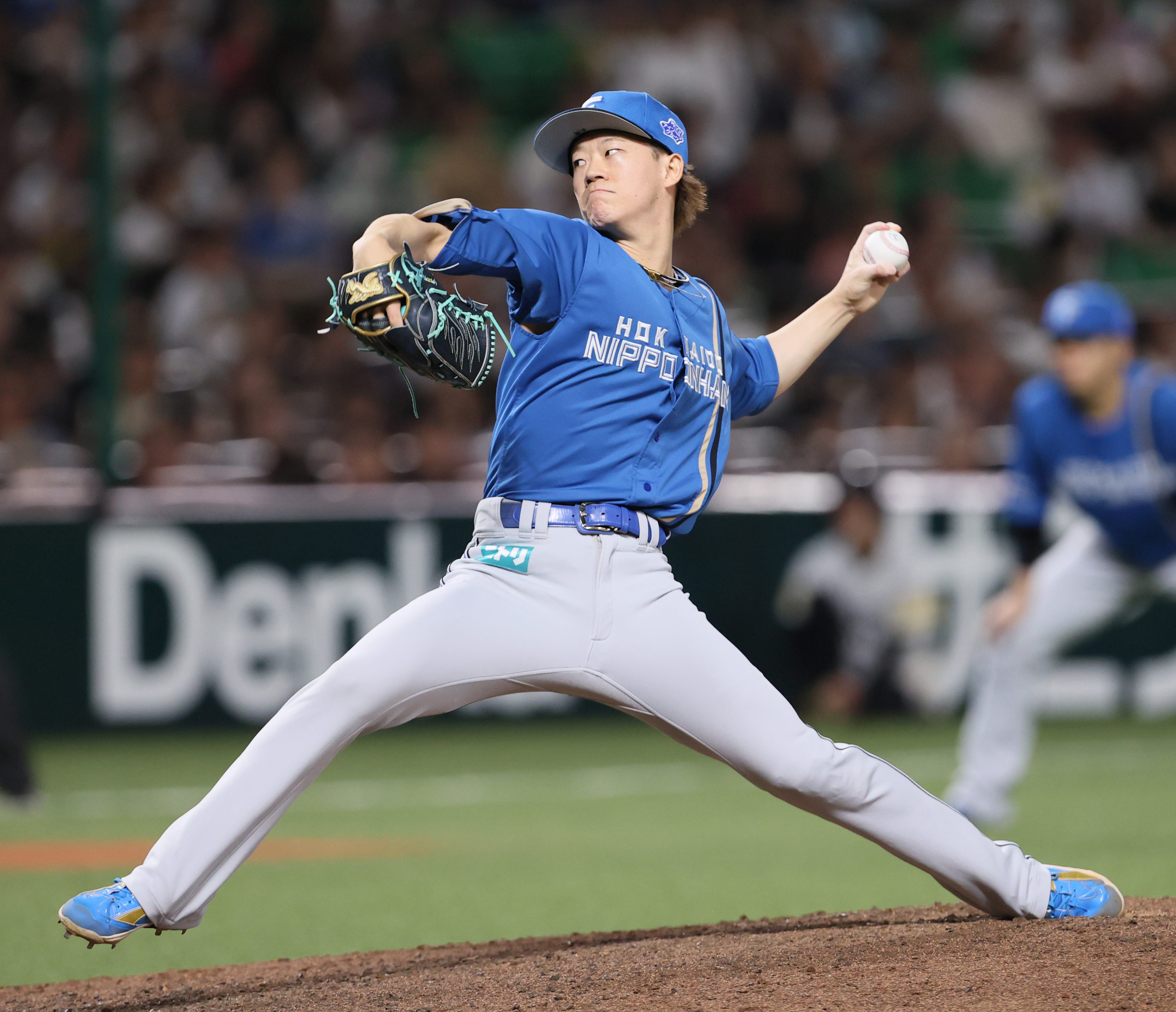 二刀流〟日本ハム・矢沢宏太が699日ぶりの緊急登板 打者3人に1安打1 
