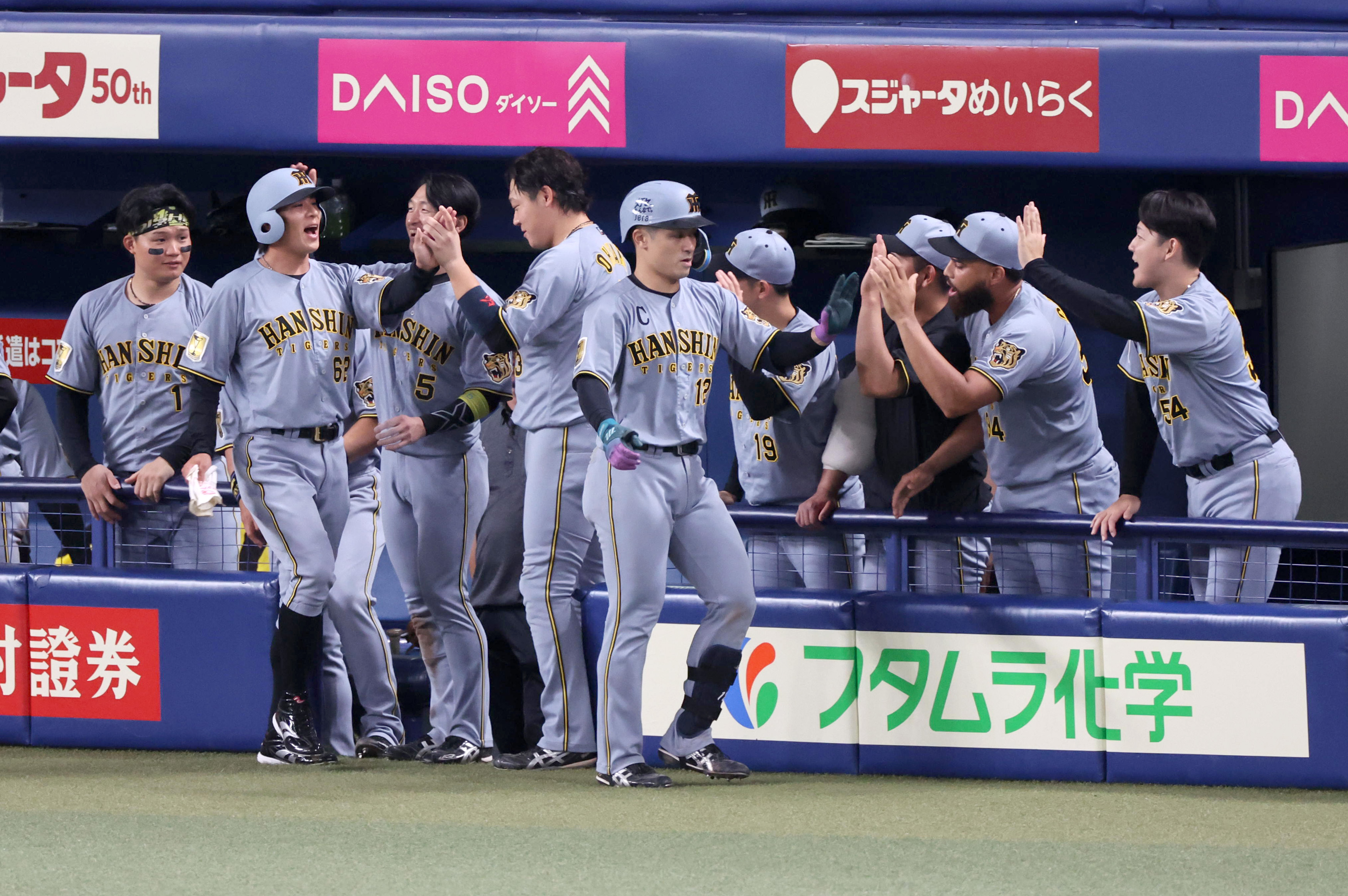 活動歴および当時の関連ビジュアル記録
