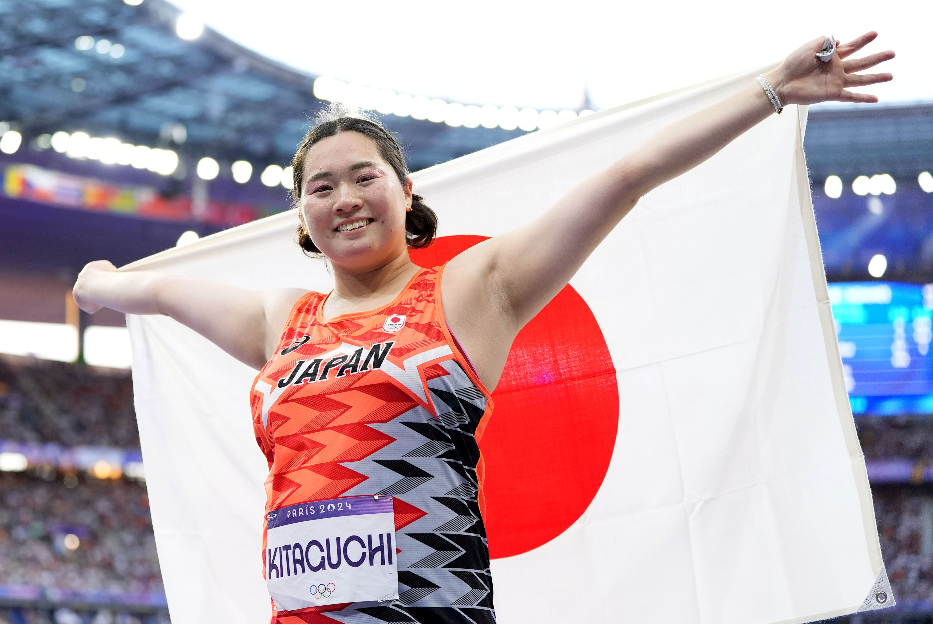 祝！パリオリンピックやり投げ金メダル　北口榛花　直筆サイン色紙 身近に『榛花スマイル』を」パリ五輪やり投げ金の北口選手、旭川