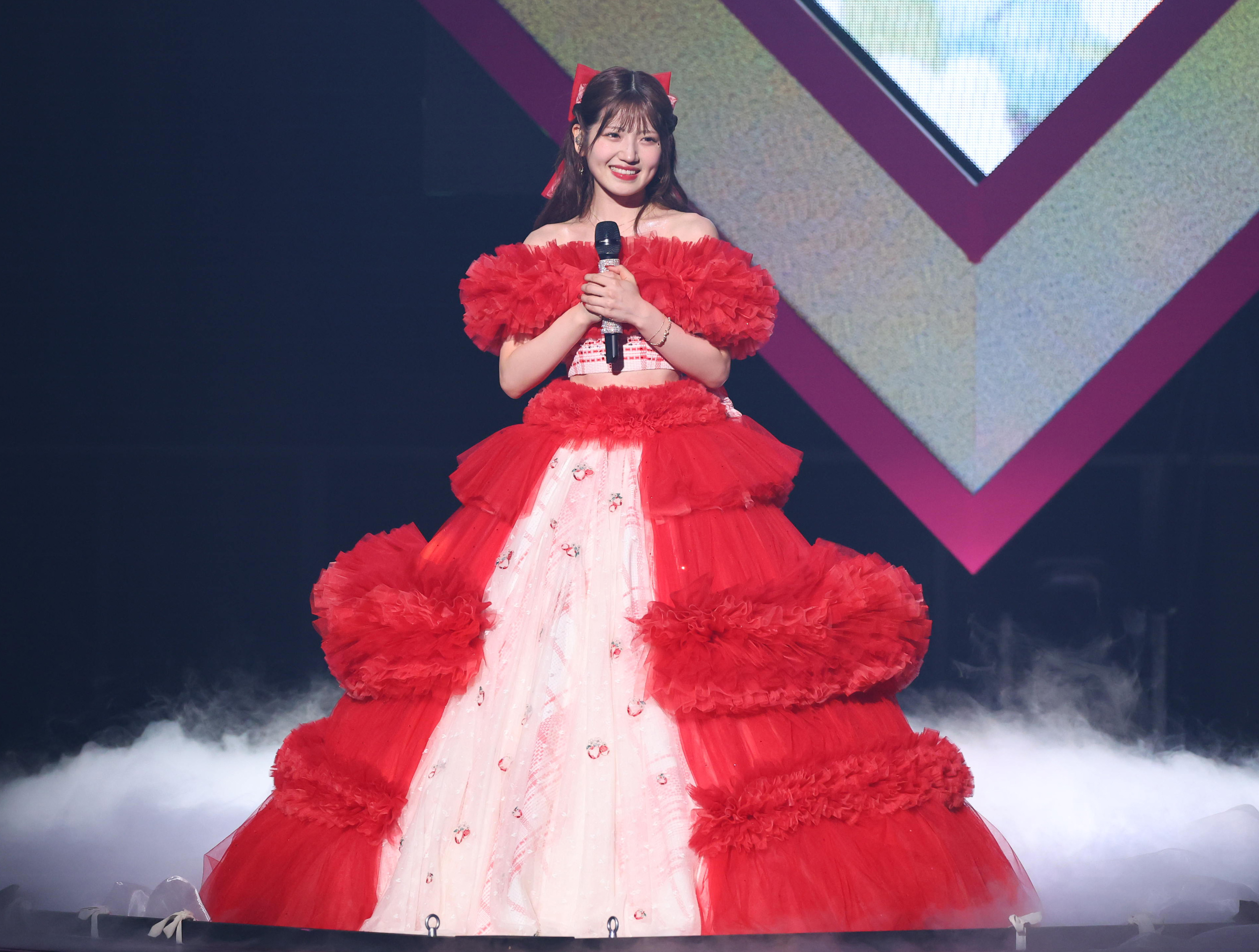 【期間限定値下げ中】AKB48 劇場リニューアル記念生写真　村山彩希 AKB48村山彩希「入り口からなつかしい」旧AKB劇場モチーフの大