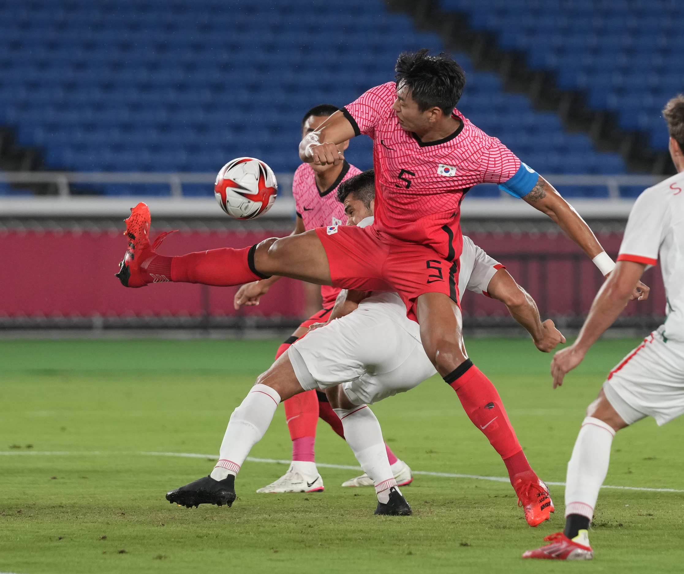 韓国紙 男子サッカー準々決勝で惨敗 日本は準決勝進出 サンスポ