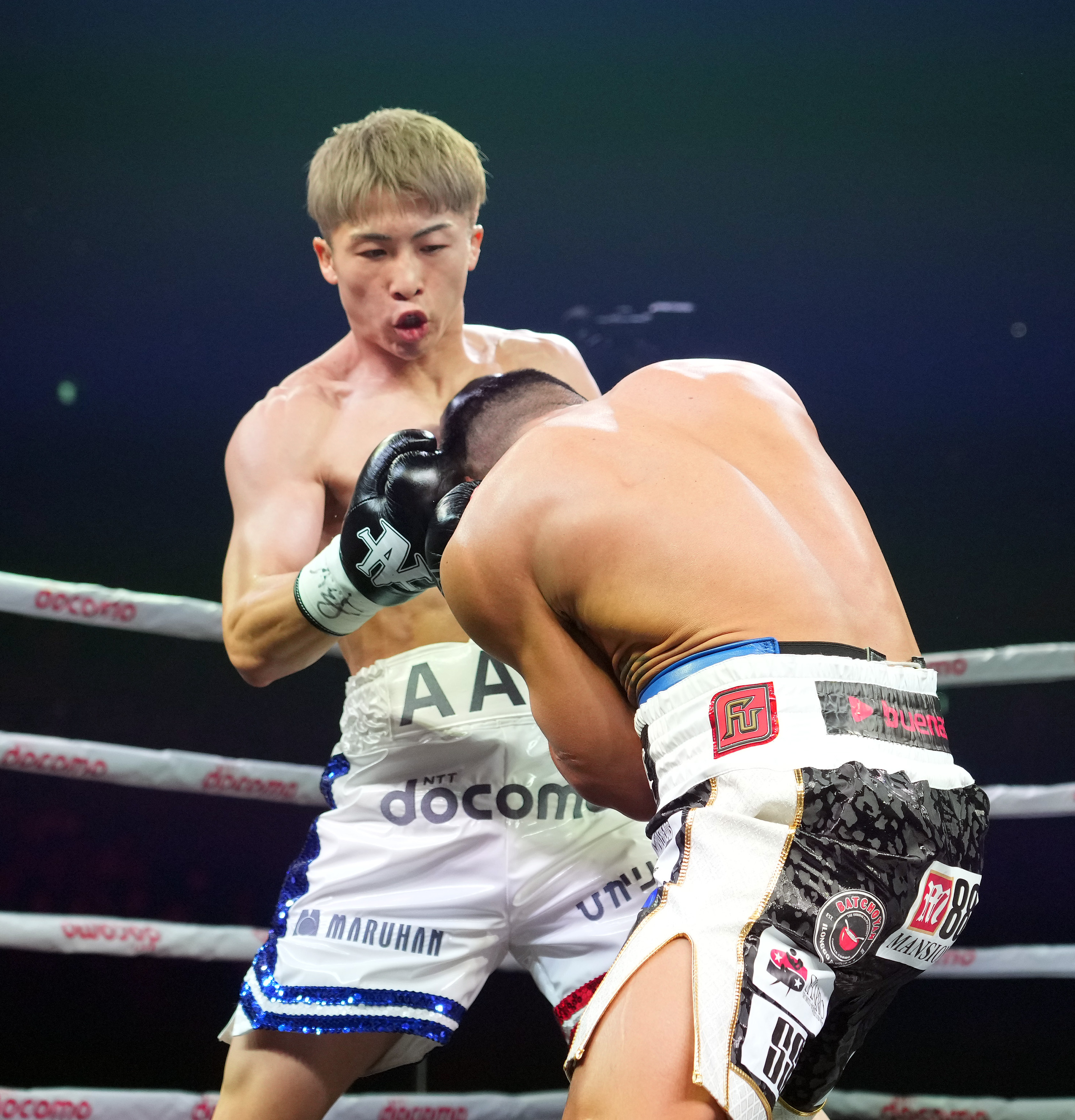 フォト】井上尚弥、2階級4団体統一 史上2人目、10回KO勝ち