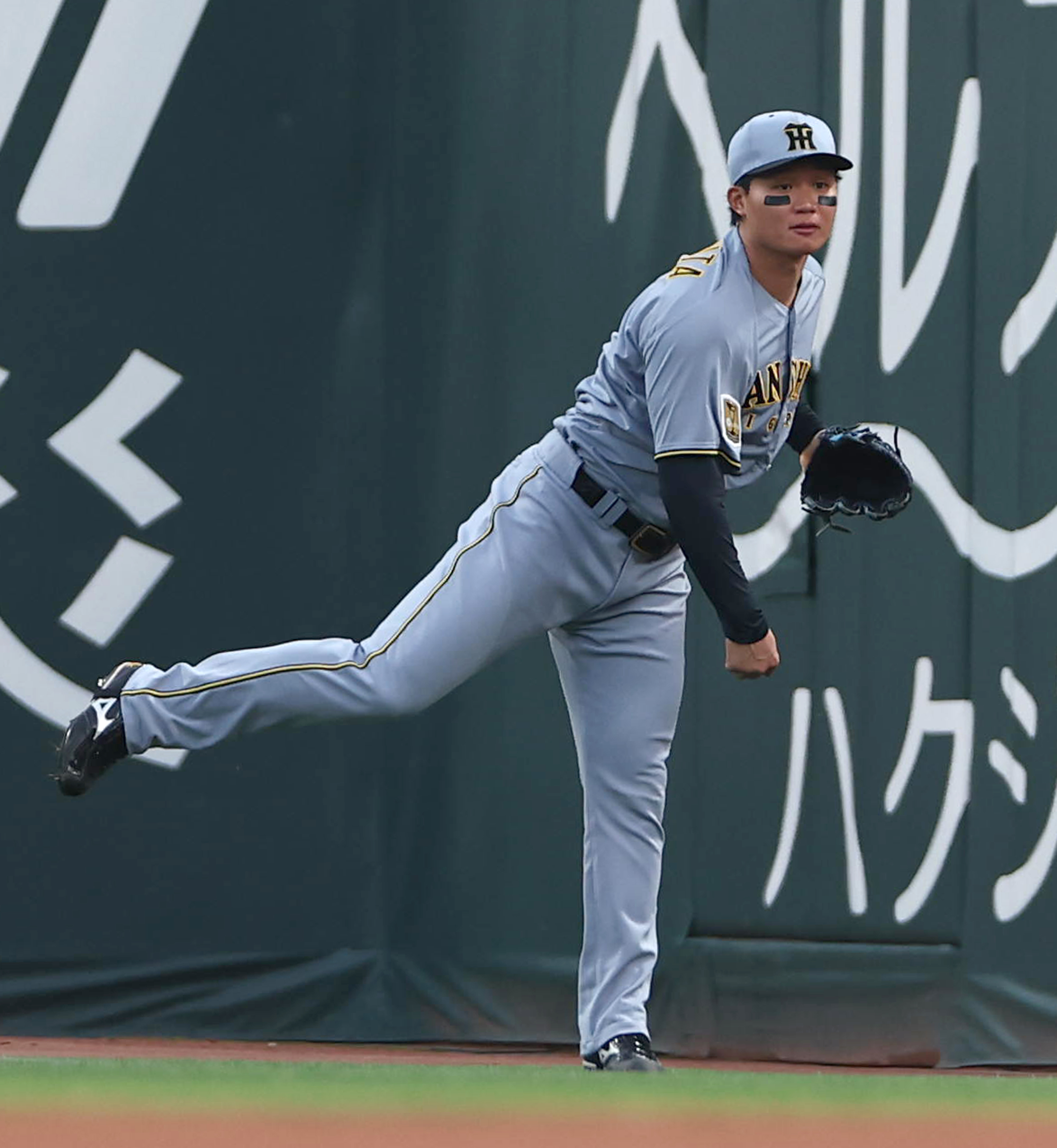 球児　森下翔太選手　Oサイズ プロ野球 森下翔太選手 日限山出身 ｢大公園｣から日本一に貢献 阪神