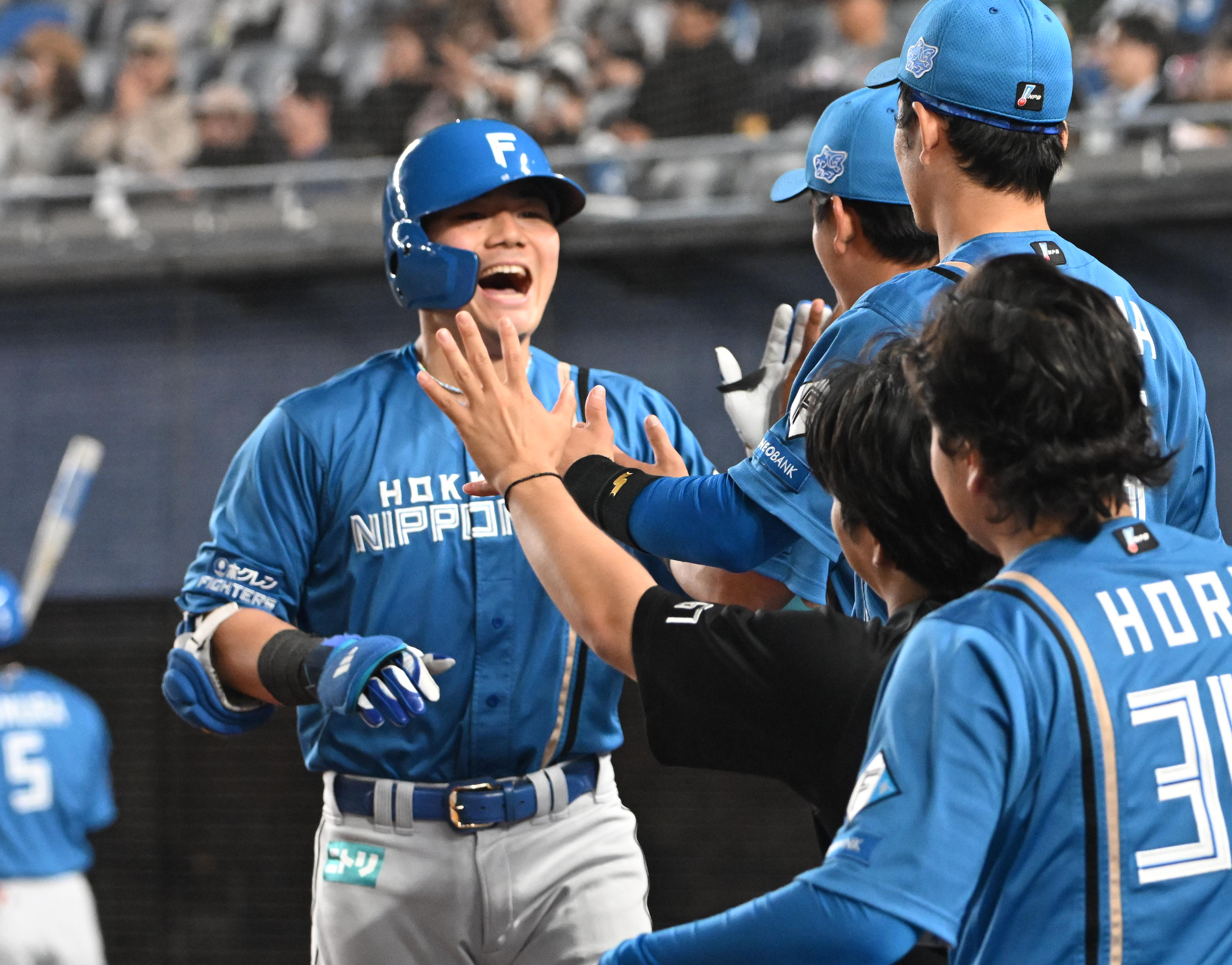 日本ハム・清宮幸太郎、右翼ポール直撃の8号ソロでトッポ1000個ゲット