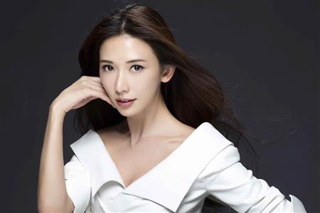ｅｘｉｌｅ ａｋｉｒａ リン チーリンと国際婚 きっかけは舞台共演 1 2ページ サンスポ