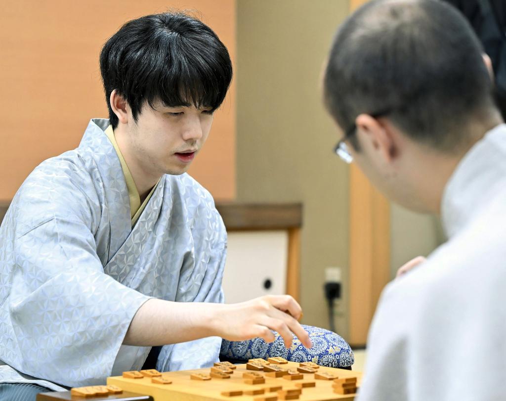 勝負師たちの系譜】将棋「最年少永世王位」でとんでもない記録への期待 タイトル戦ほとんど負けなしの藤井聡太王位、何歳で全冠になるのか（2/2ページ） -  zakzak：夕刊フジ公式サイト