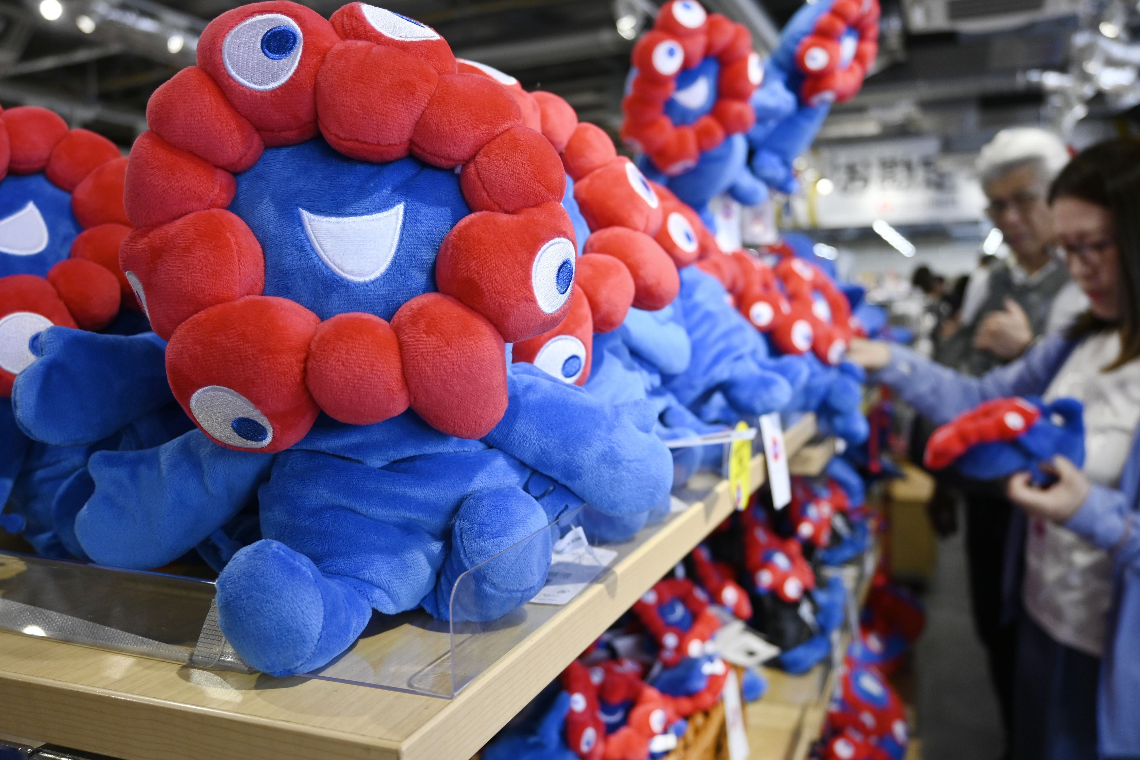 ミャクミャクグッズ販売、2028年まで延長 1970年万博の収益基金から42