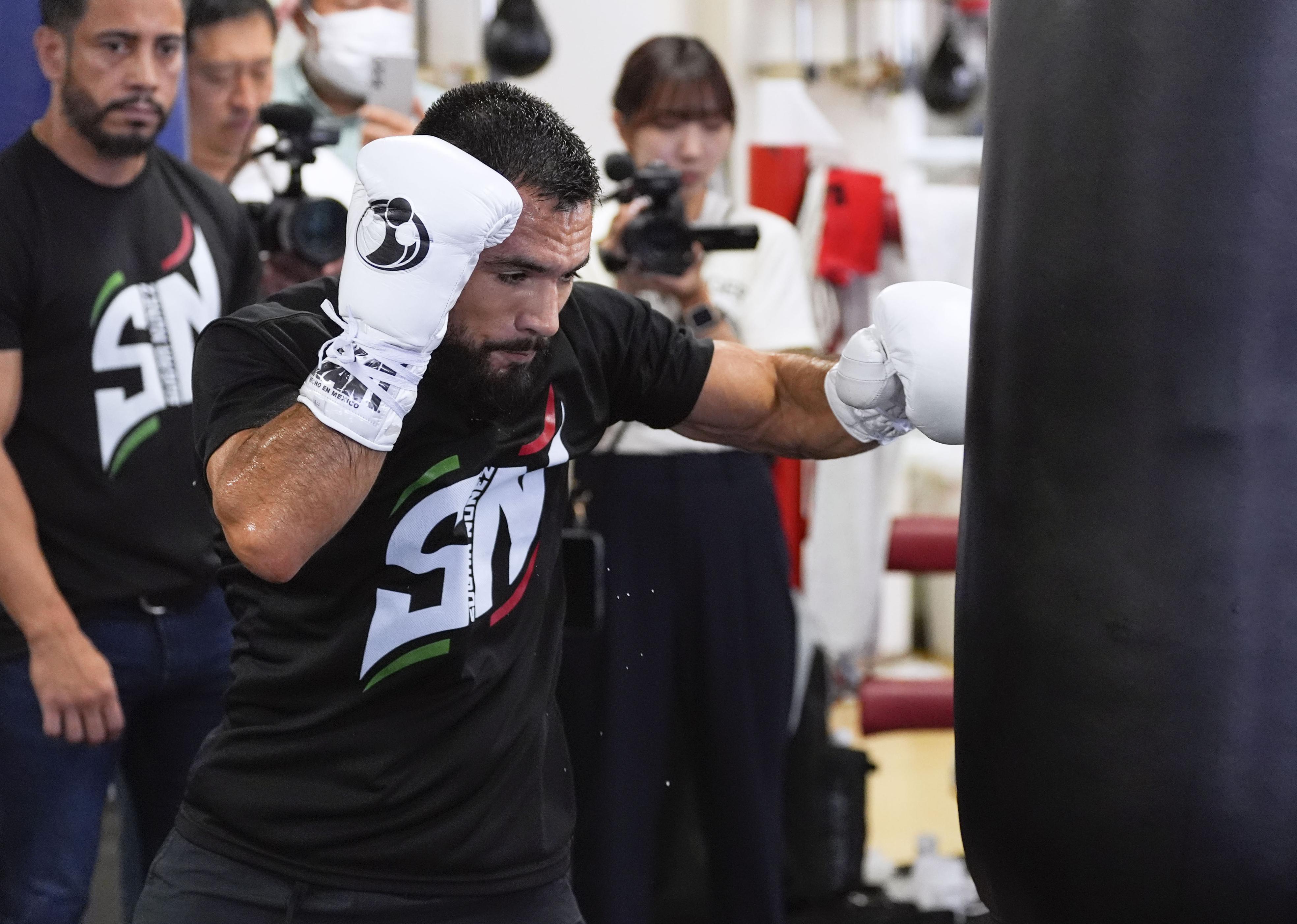 お話中】サンドバッグ ボクシング