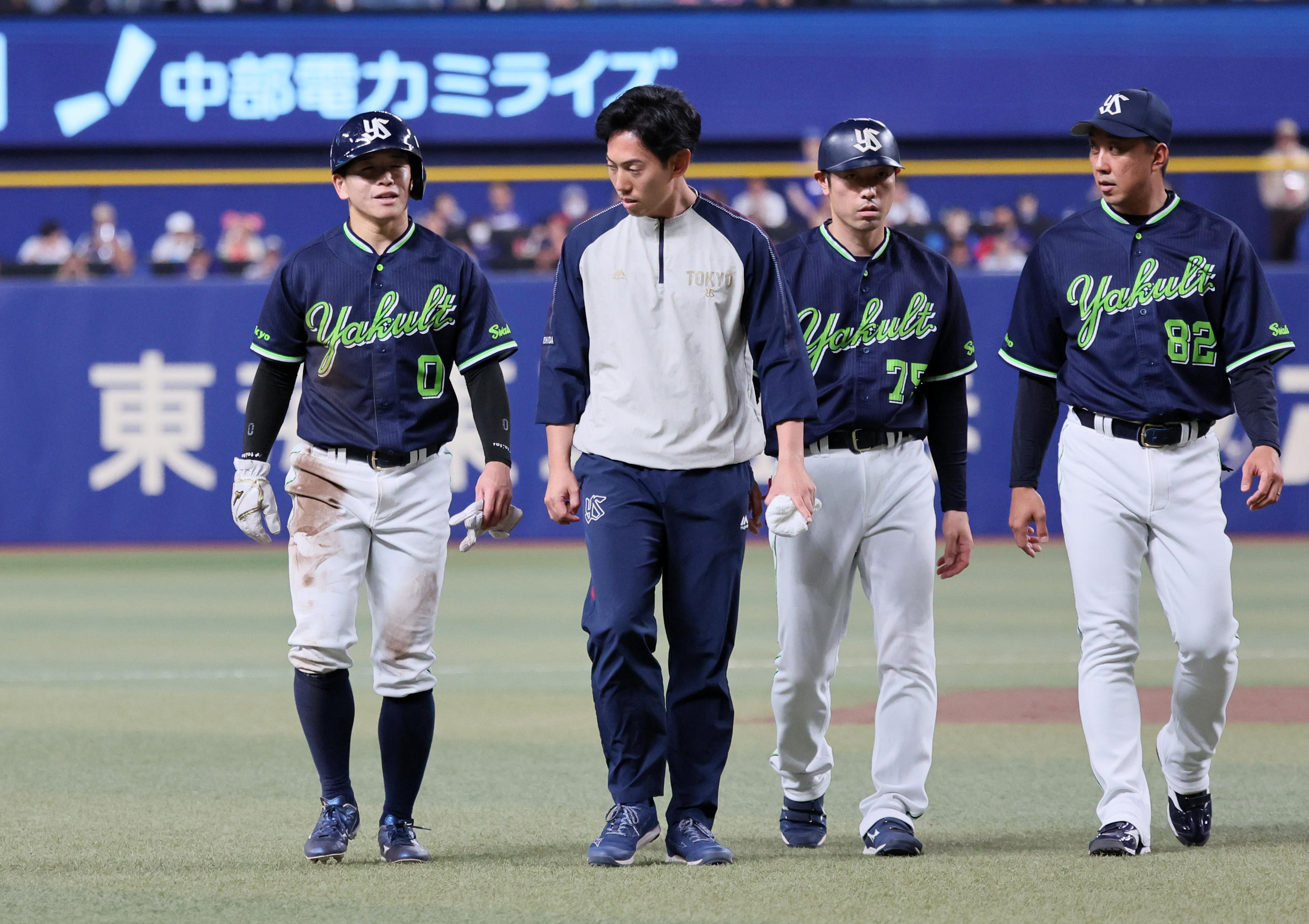 ヤクルト・並木秀尊、左脚の痛みを訴え試合中に病院へ - サンスポ