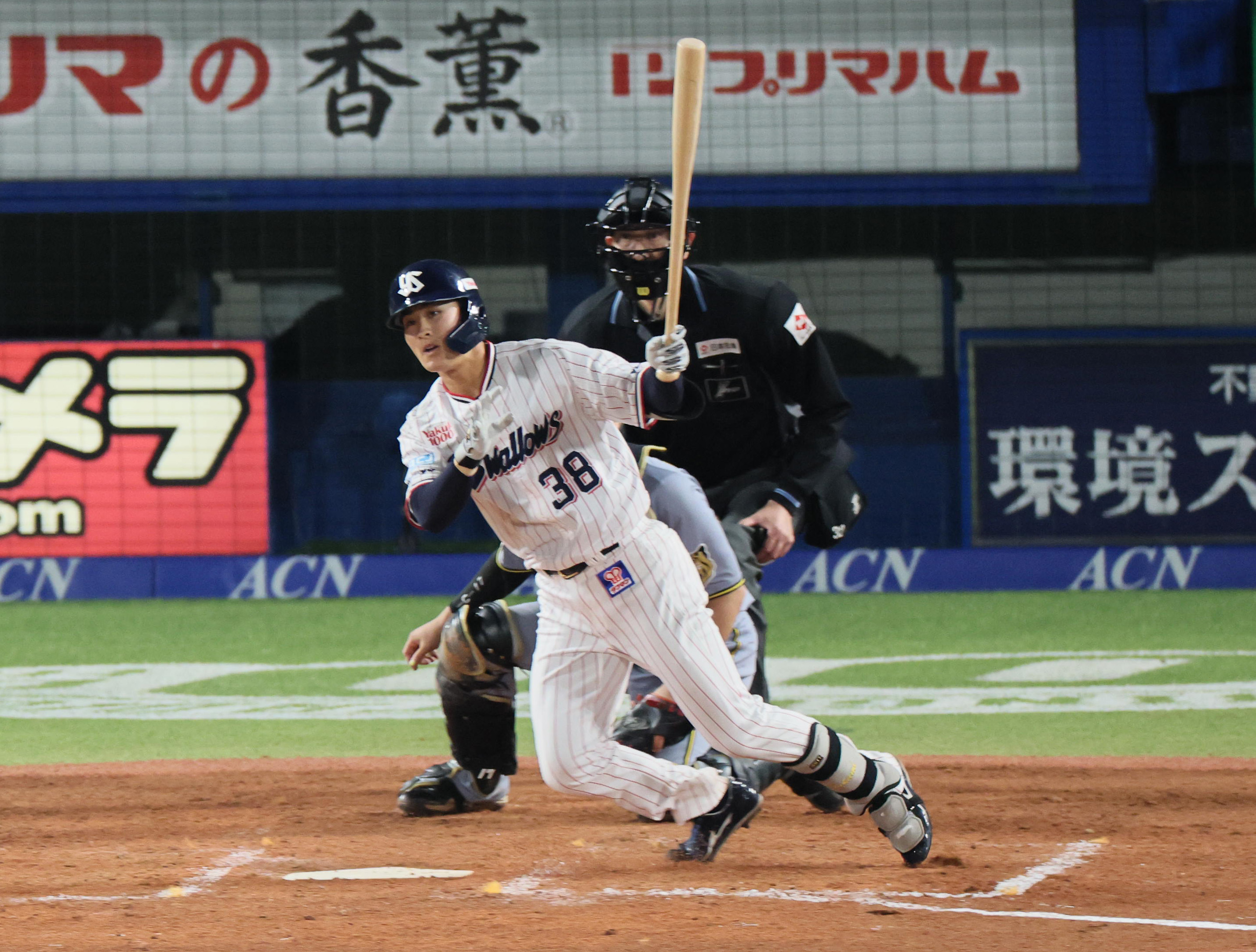 ヤ4―2神 ヤクルトが八回に逆転で阪神を下して首位浮上 阪神は継投に 