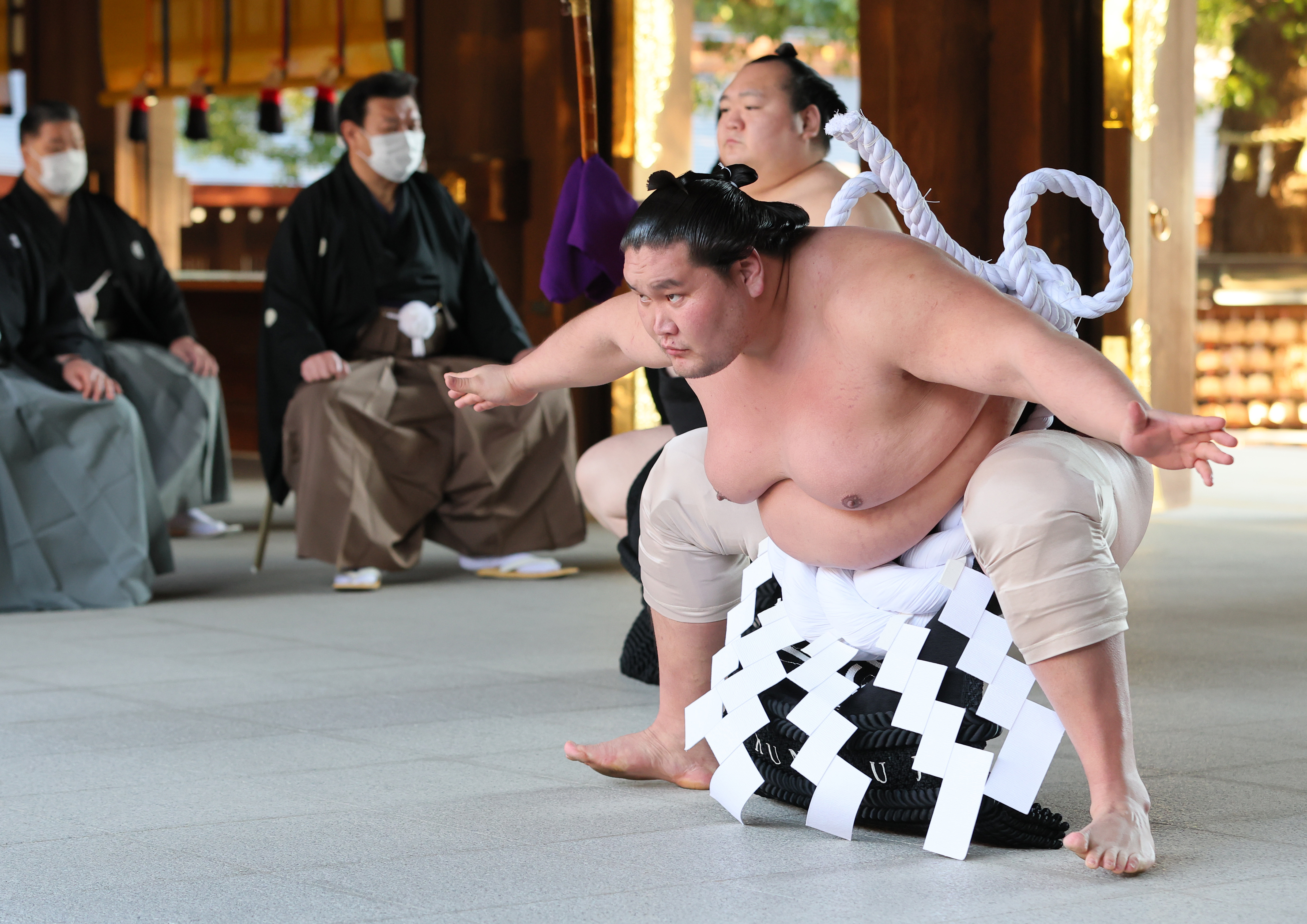 フォト特集】照ノ富士が奉納土俵入り 「不知火型」披露 - 産経ニュース