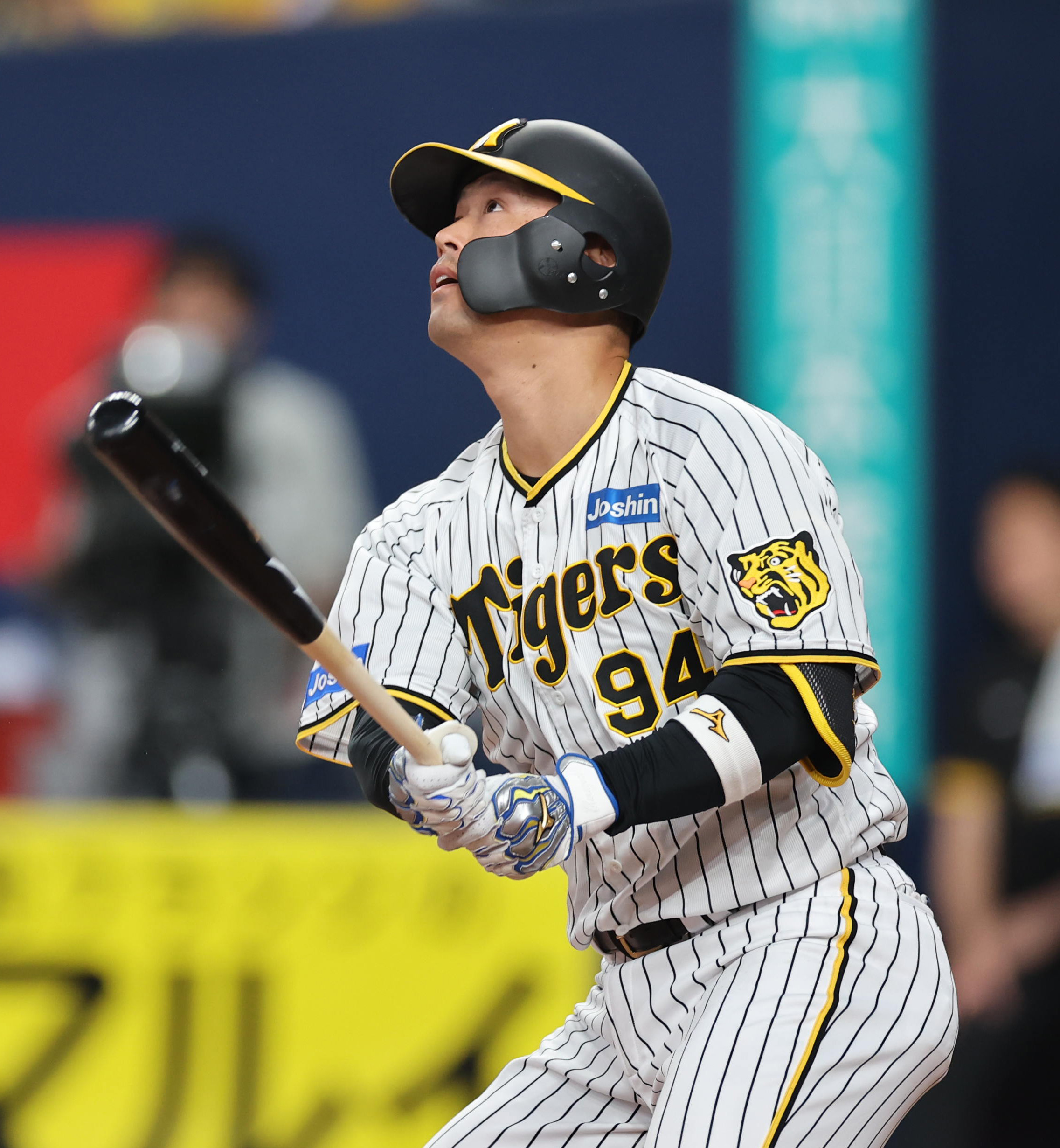 プロ野球カード 森下翔太選手 直筆サイン - スポーツ選手