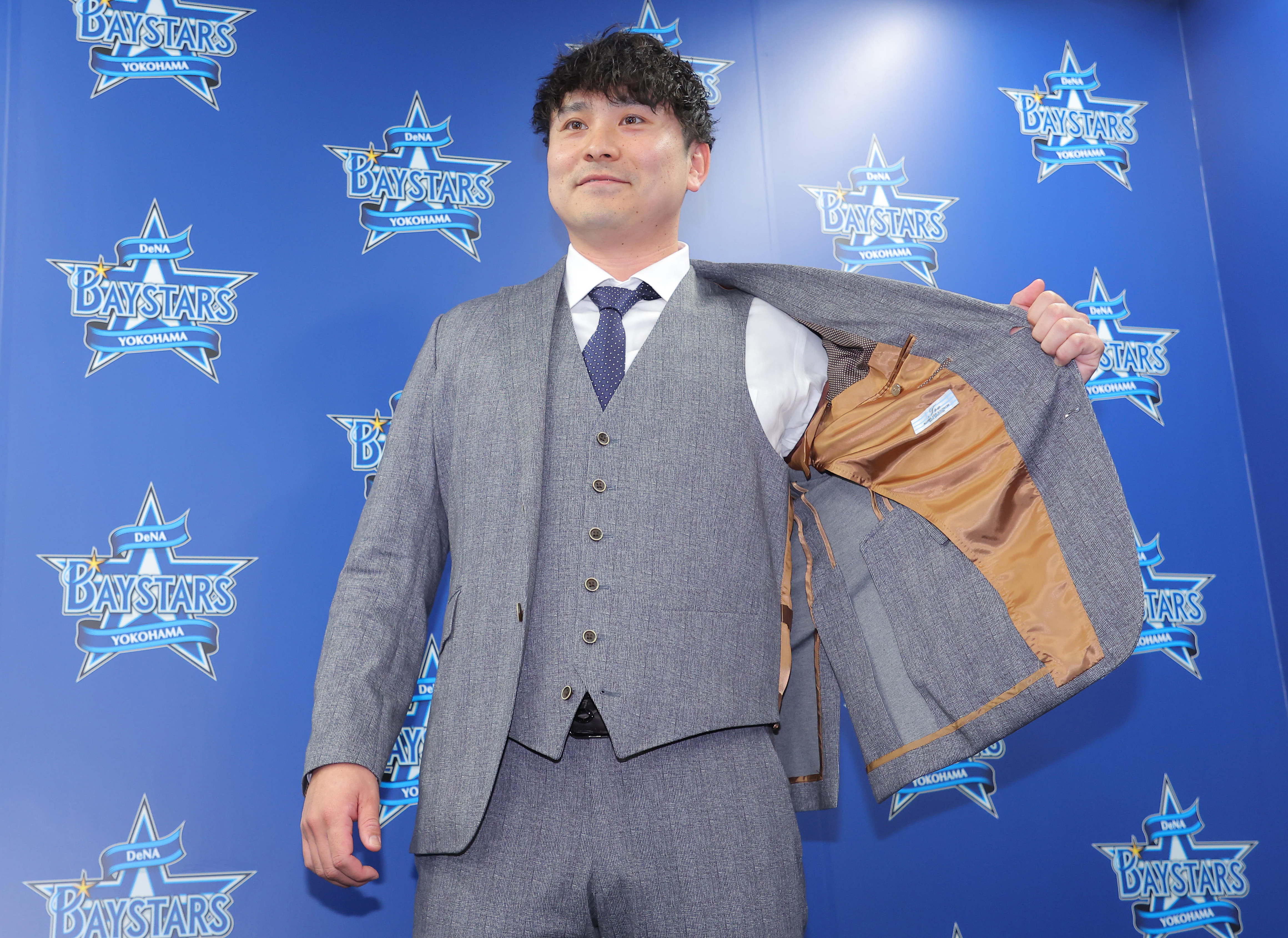 DeNA・佐野恵太、3年6億でサイン 「思ったより悩まなかった」FA行使せ