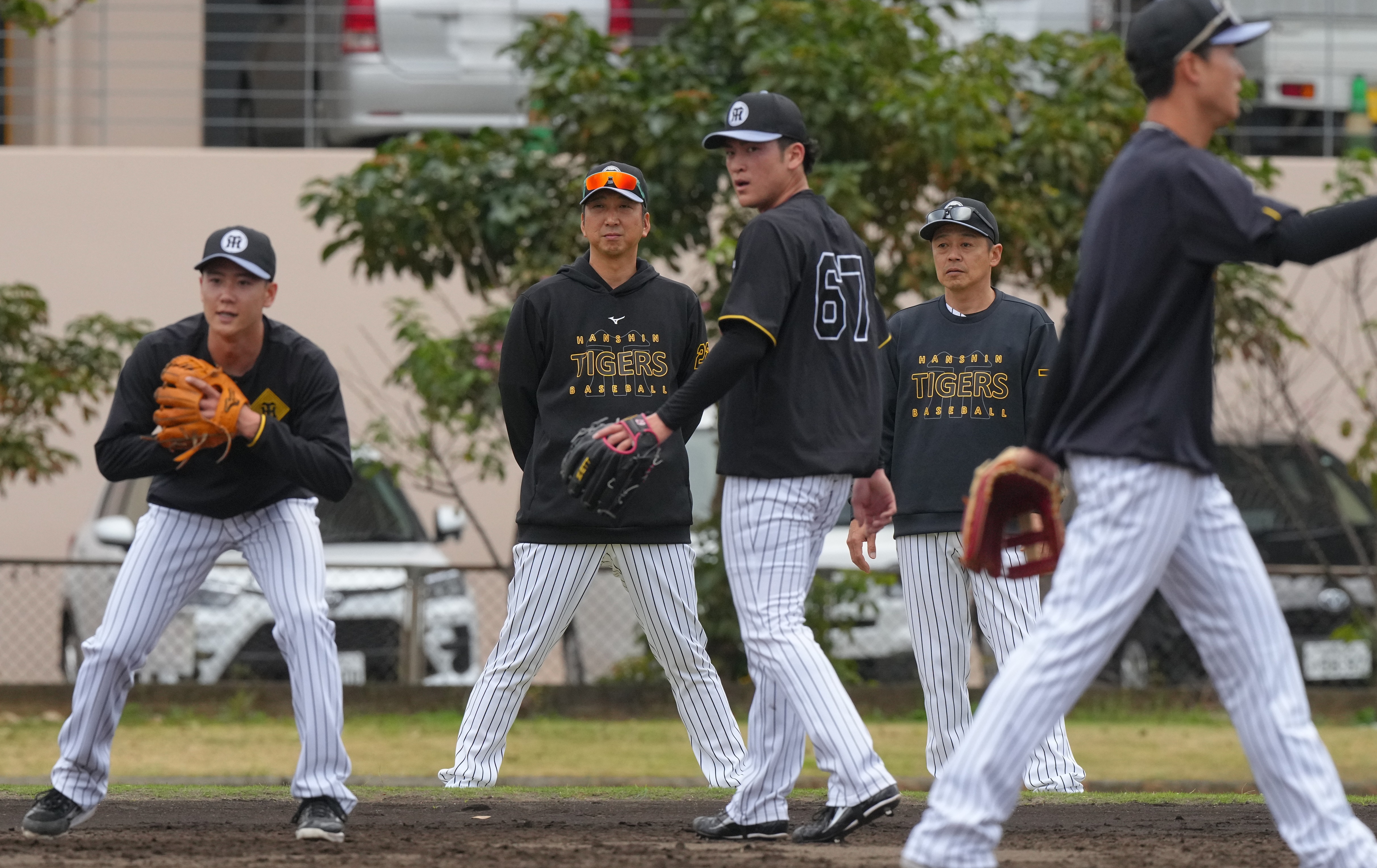 25宜野座キャンプ限定 藤川球児 ベースボールシャツ