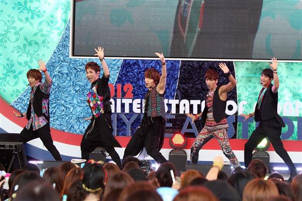 韓流アイドル「SHINee」メンバーが自殺か 姉に「今までつらかっ