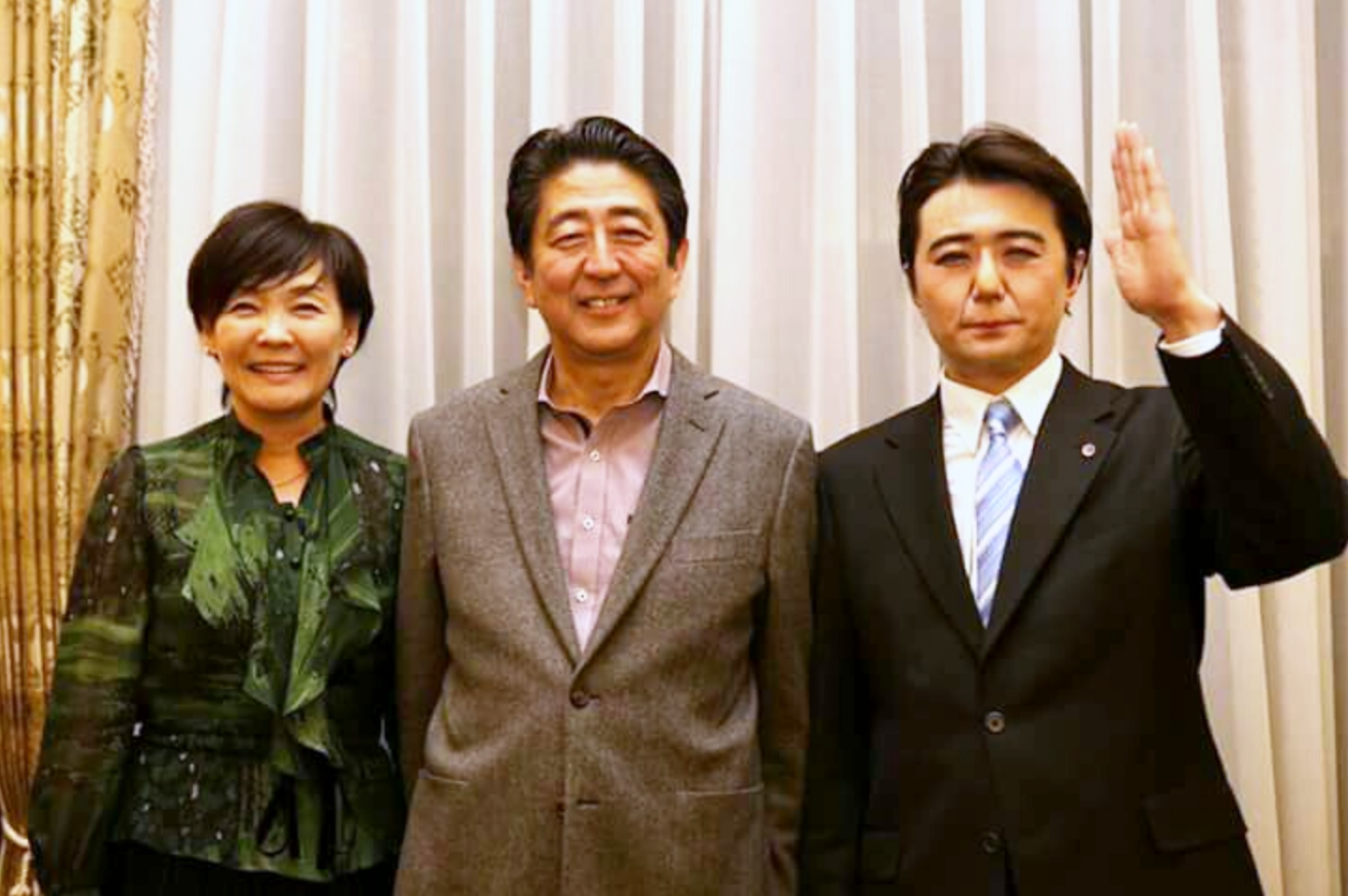 ザ ニュースペーパーの福本ヒデ 安倍さんのものまね続けます ど んどんやってください と許してくれると思う 1 2ページ サンスポ