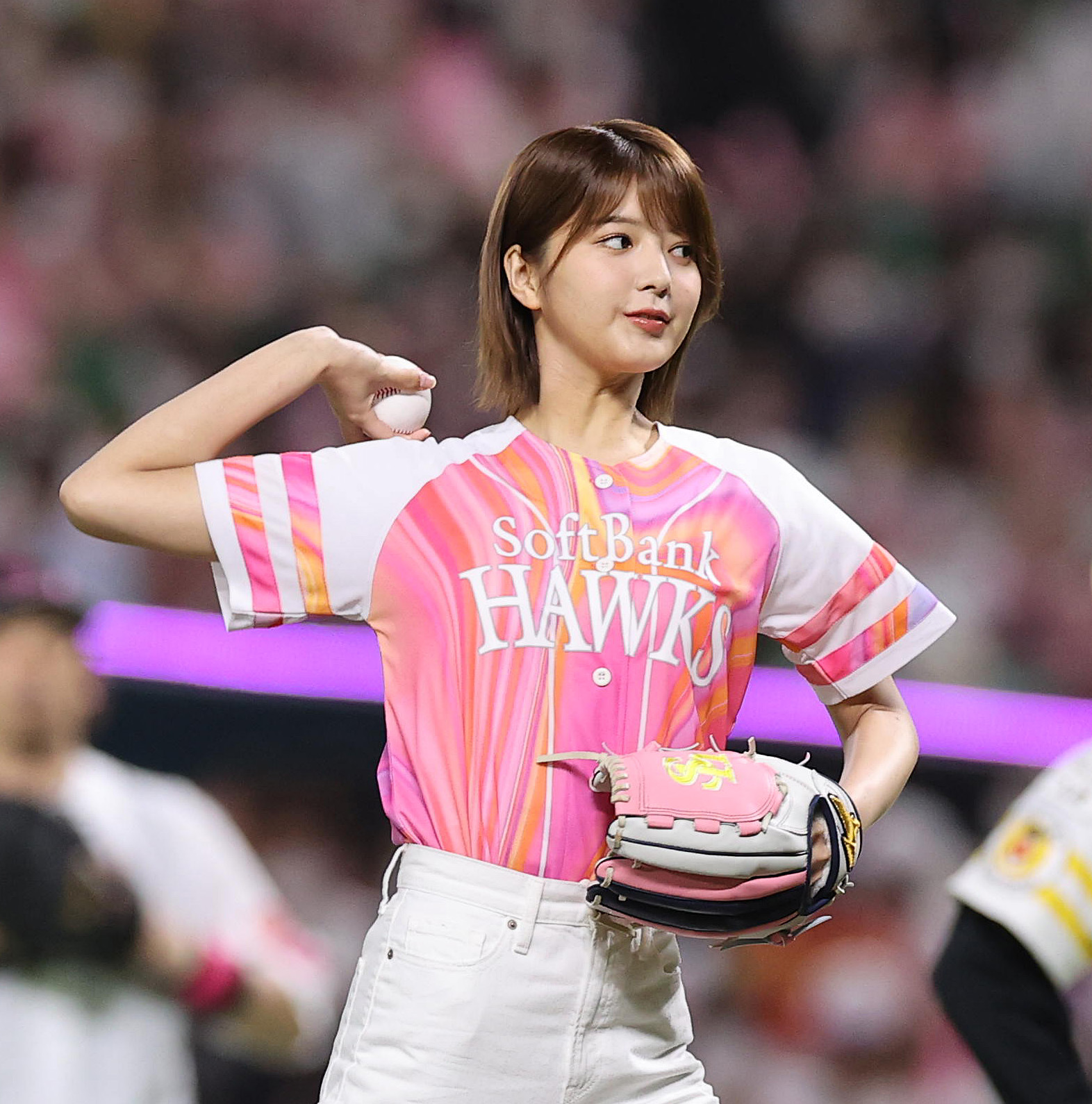 ソフトバンク戦で櫻坂４６の関有美子が始球式に登場 緊張しすぎて サンスポ