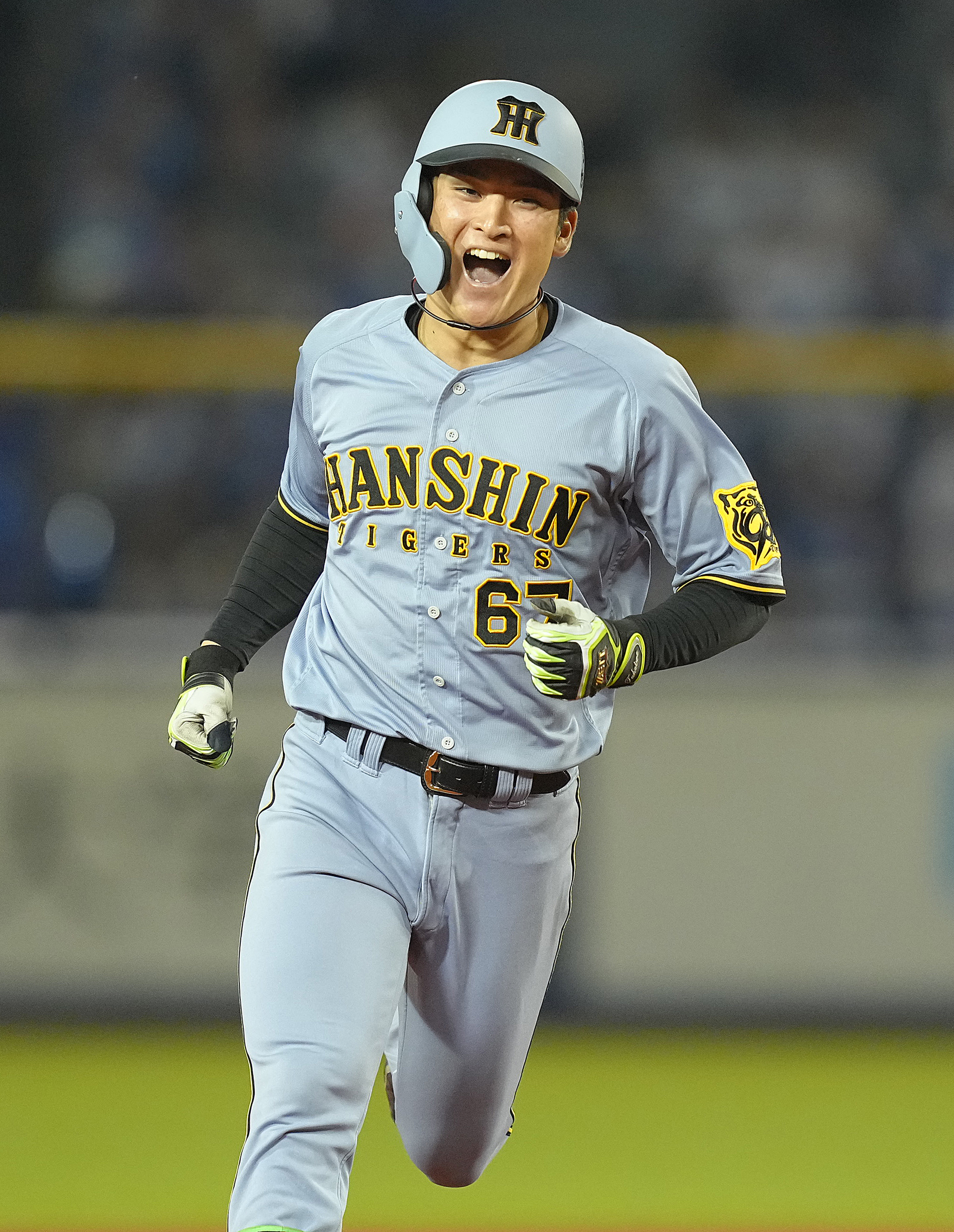 阪神・高寺望夢が起死回生のプロ1号 九回2死から弾丸ライナーで右翼席