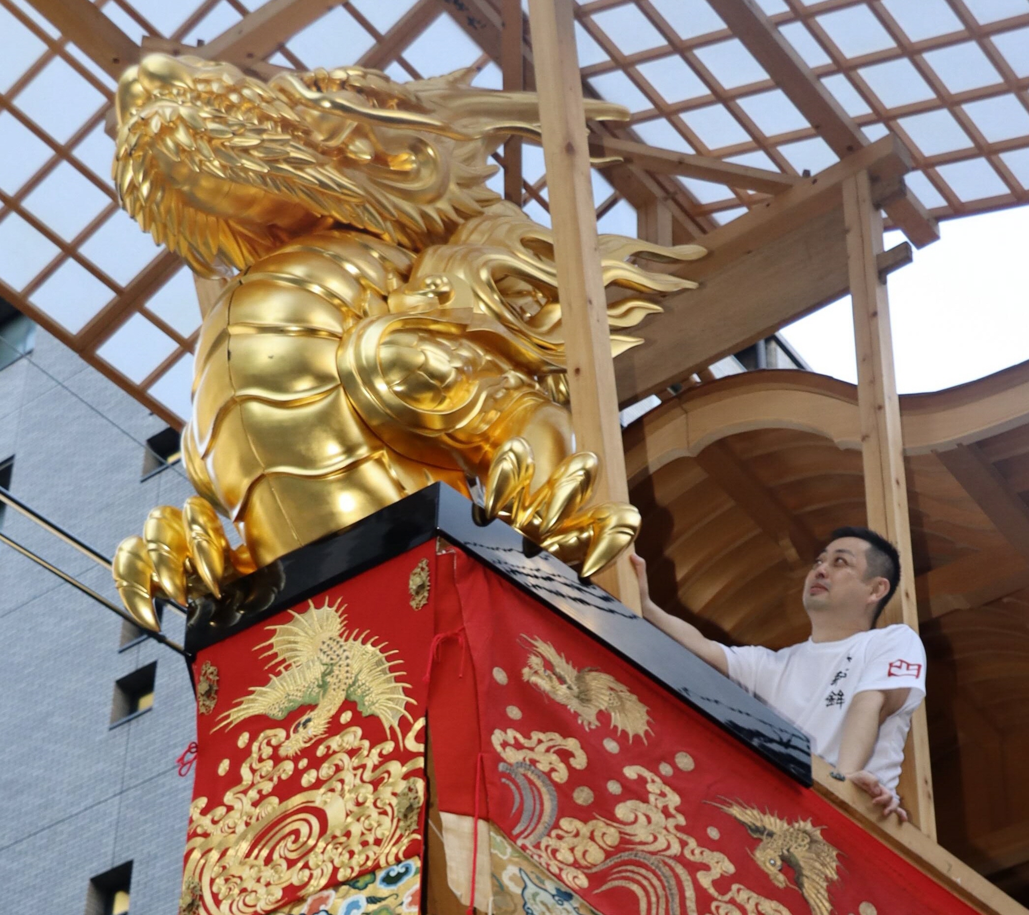 祇園祭'２１】後祭の宵山始まる 大船鉾、光り輝く龍頭へ - 産経ニュース