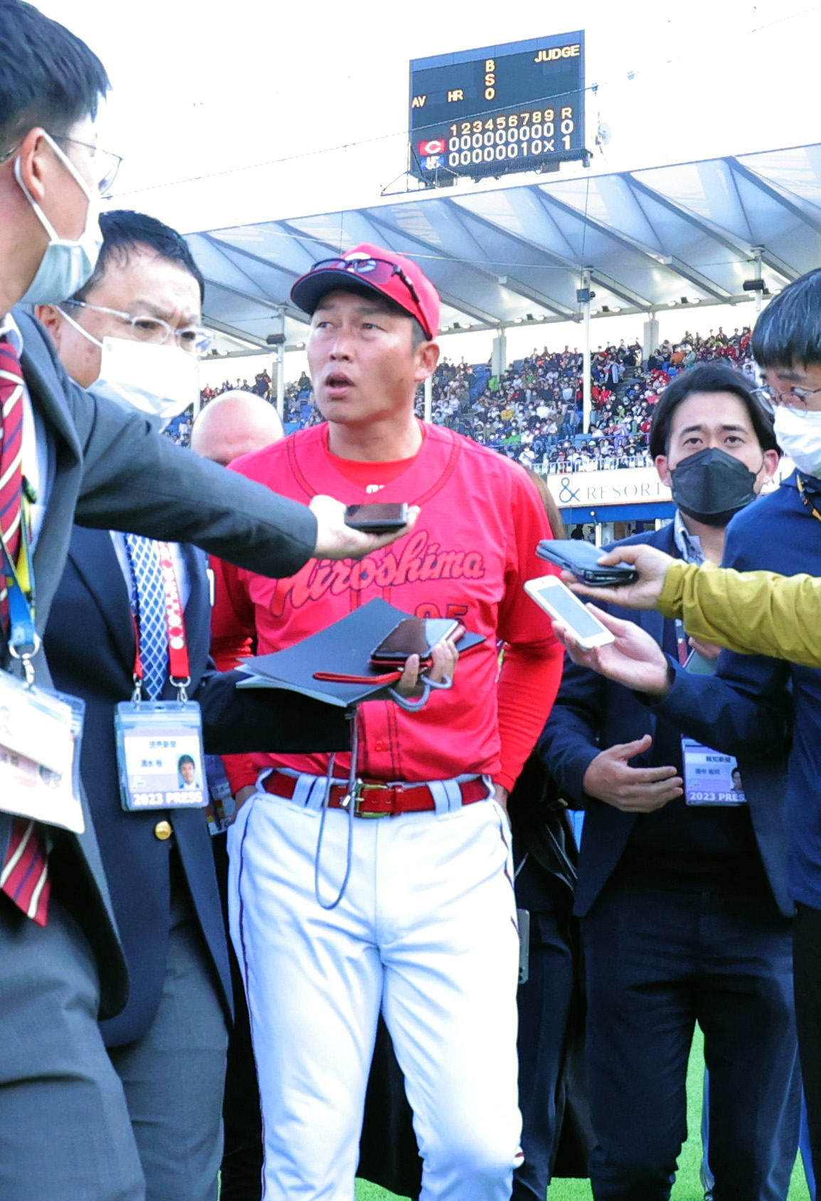 【鯉将一問一答】広島・新井監督は開幕から２試合連続零封負けに「何とか早く一本出してほしい」