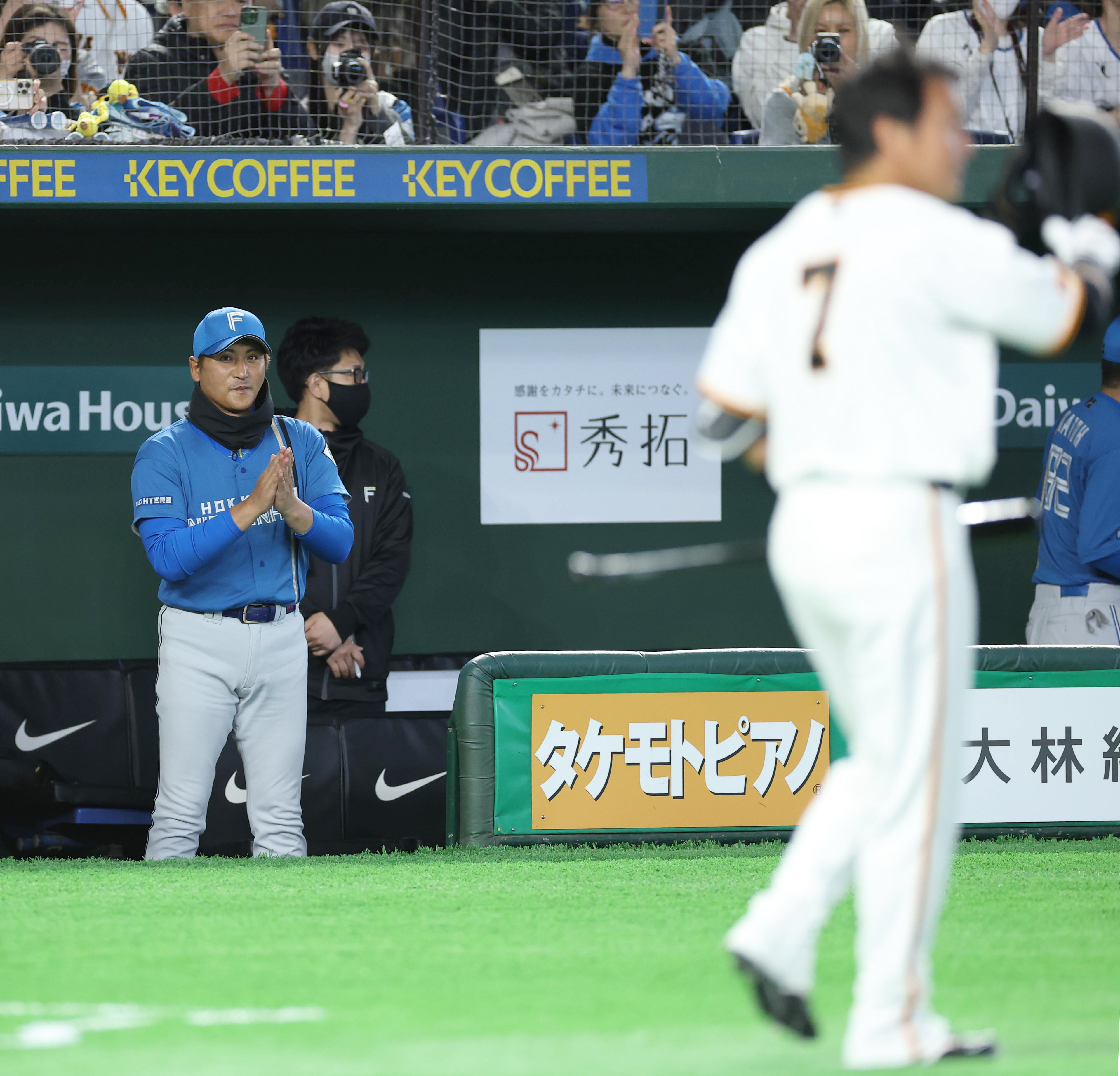 巨人・長野久義「新庄監督が『ライトの方に打て』と指示をしているのも 