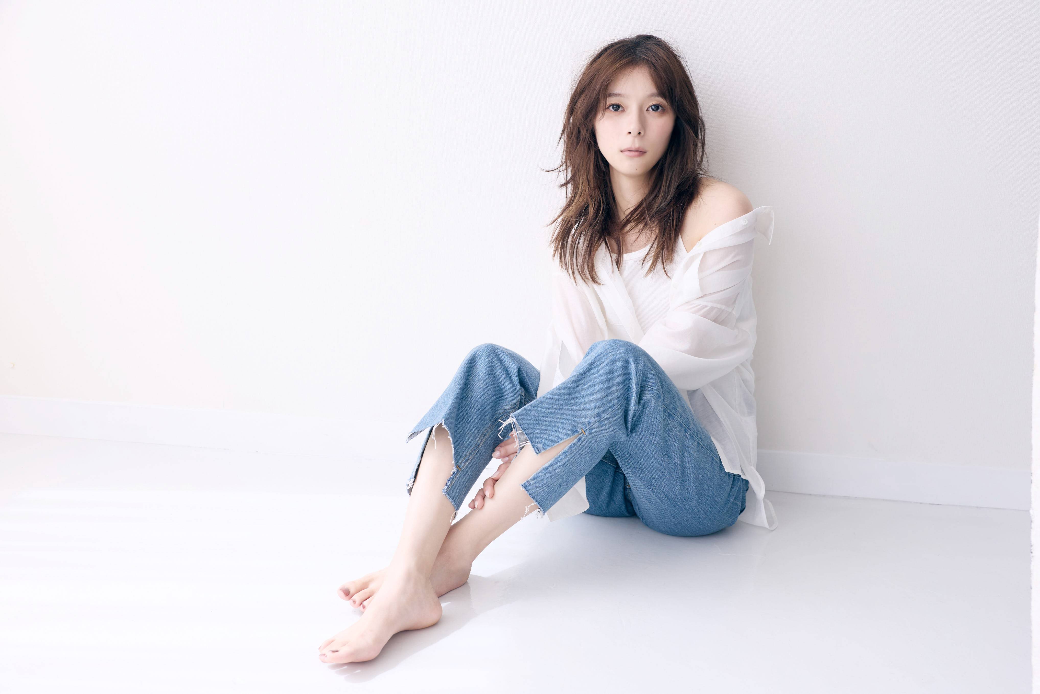 芳根京子、自身初のカレンダー「2026年、一緒に過ごしましょう