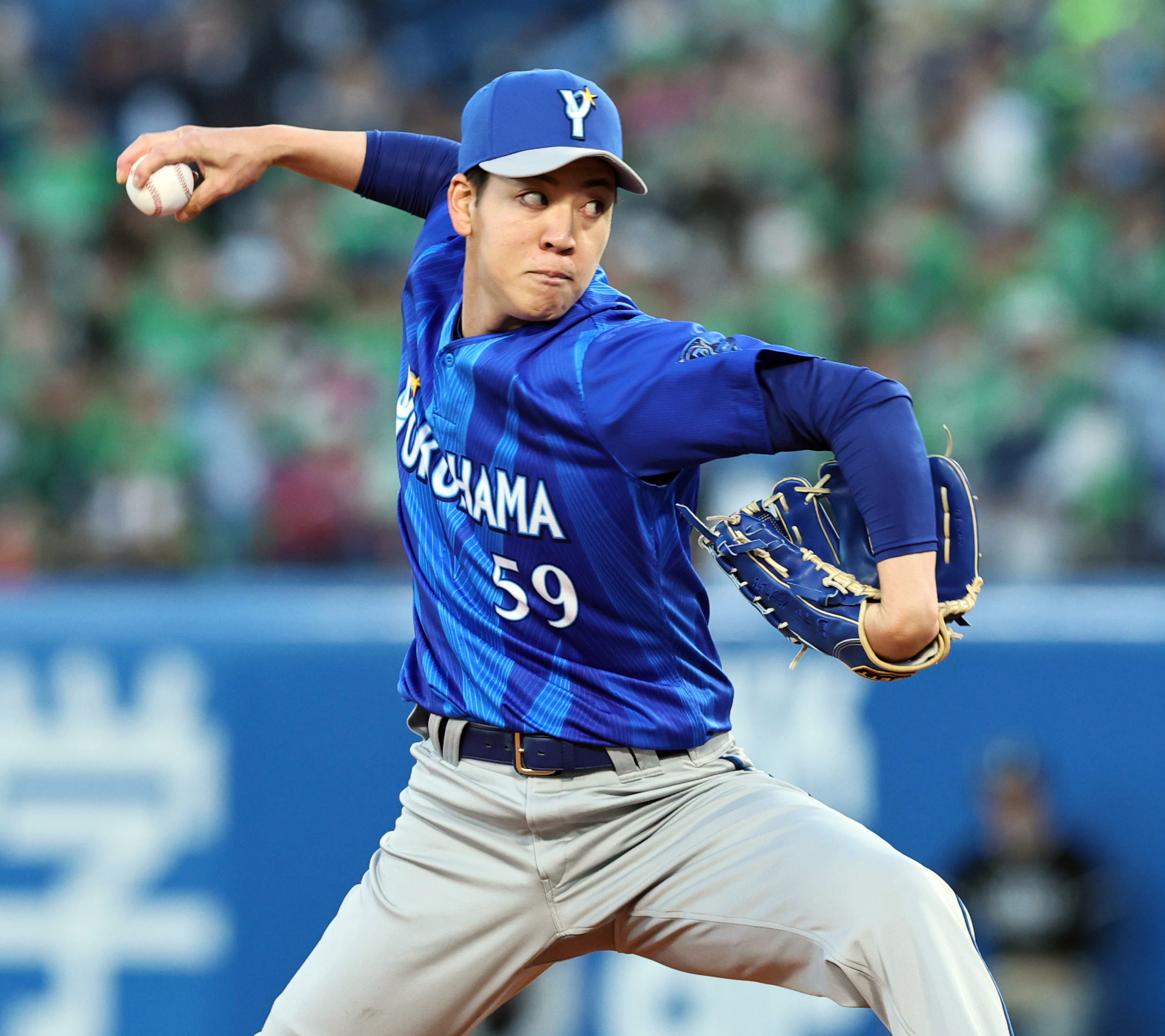 DeNA写真ギャラリー】大敗で八回に内野手の柴田竜拓が登板…打者1人を