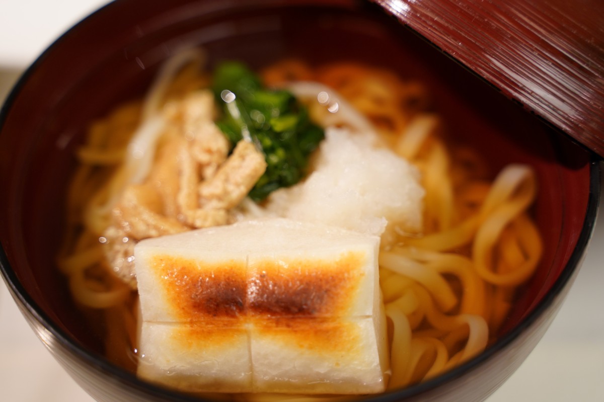 藤井聡太竜王の昼食は「親子丼」 佐々木勇気八段は「力うどん
