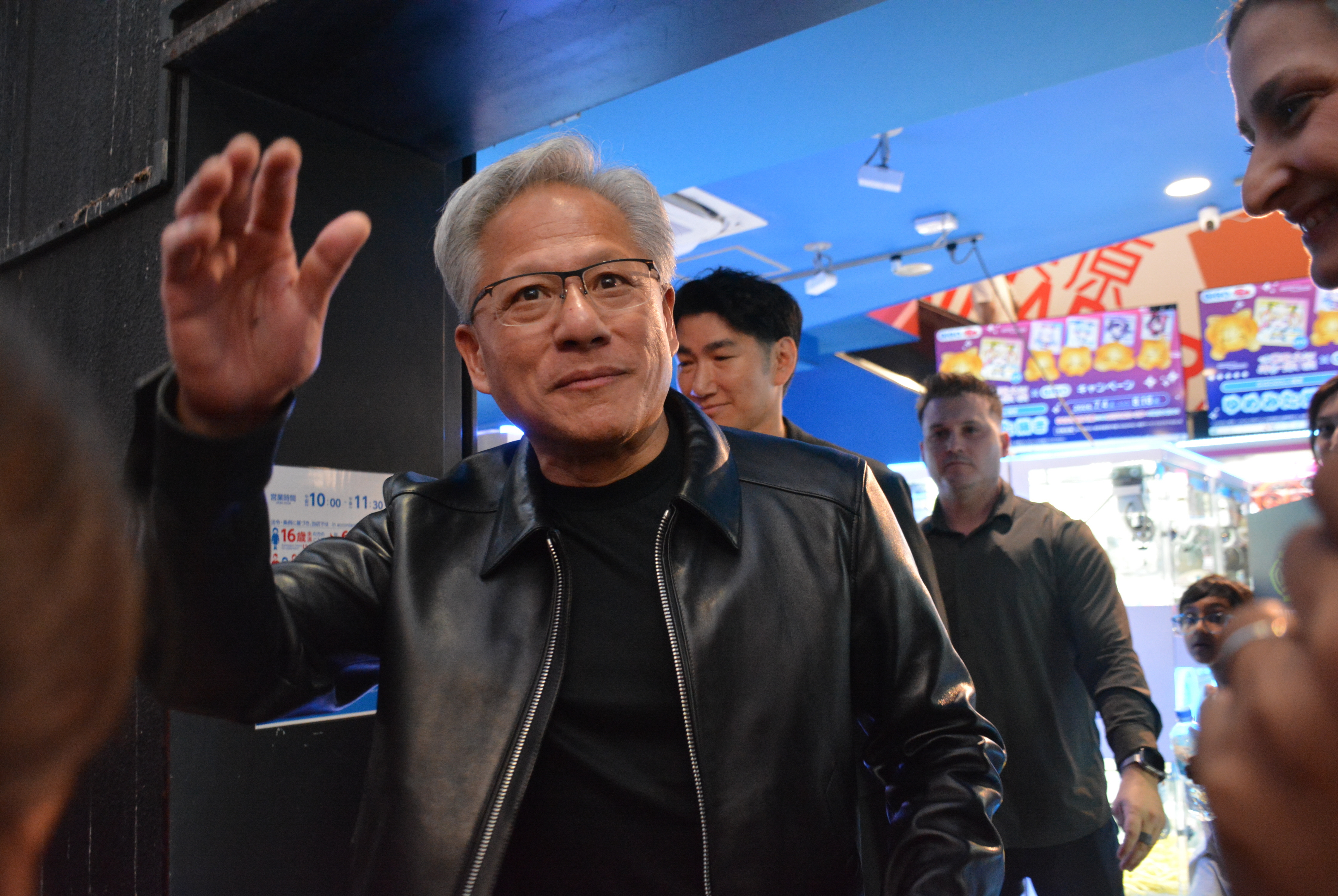NVIDIAファンCEO来店で神田「やきとん三吉」聖地化 混雑と狂騒（1/3