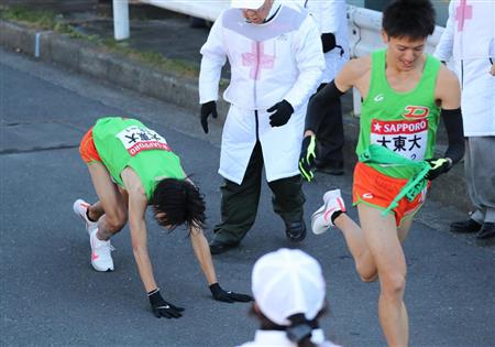 大東大 奈良監督 新井の負傷に沈痛 棄権せず 良かったのか分からない 箱根駅伝 サンスポ