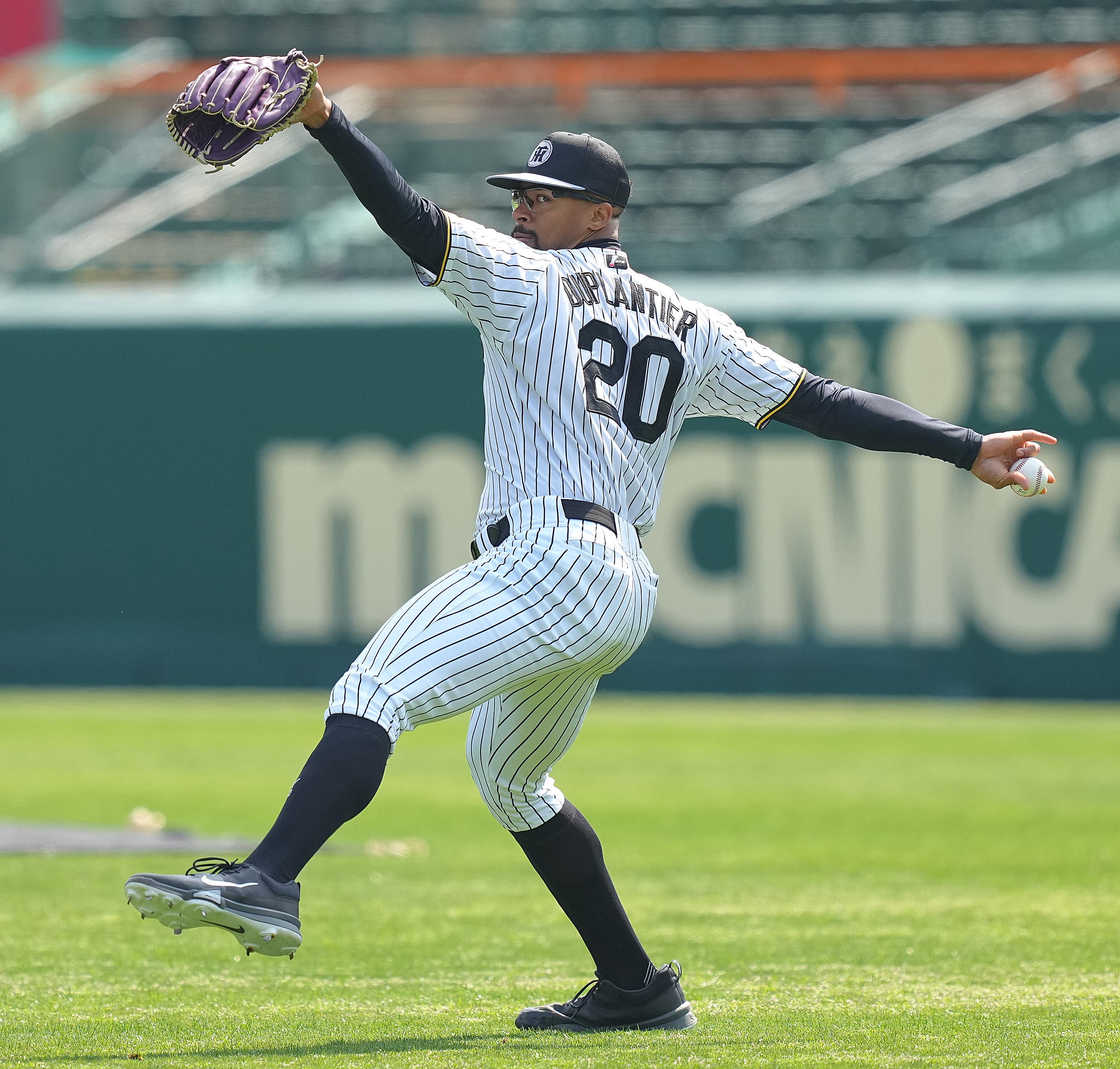 阪神・デュプランティエ、ヤクルト打線の印象「一流のバッターが並んで