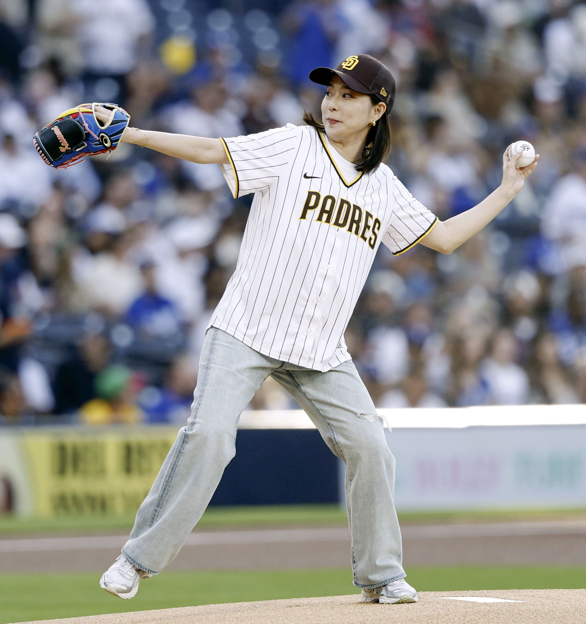石川佳純年収
