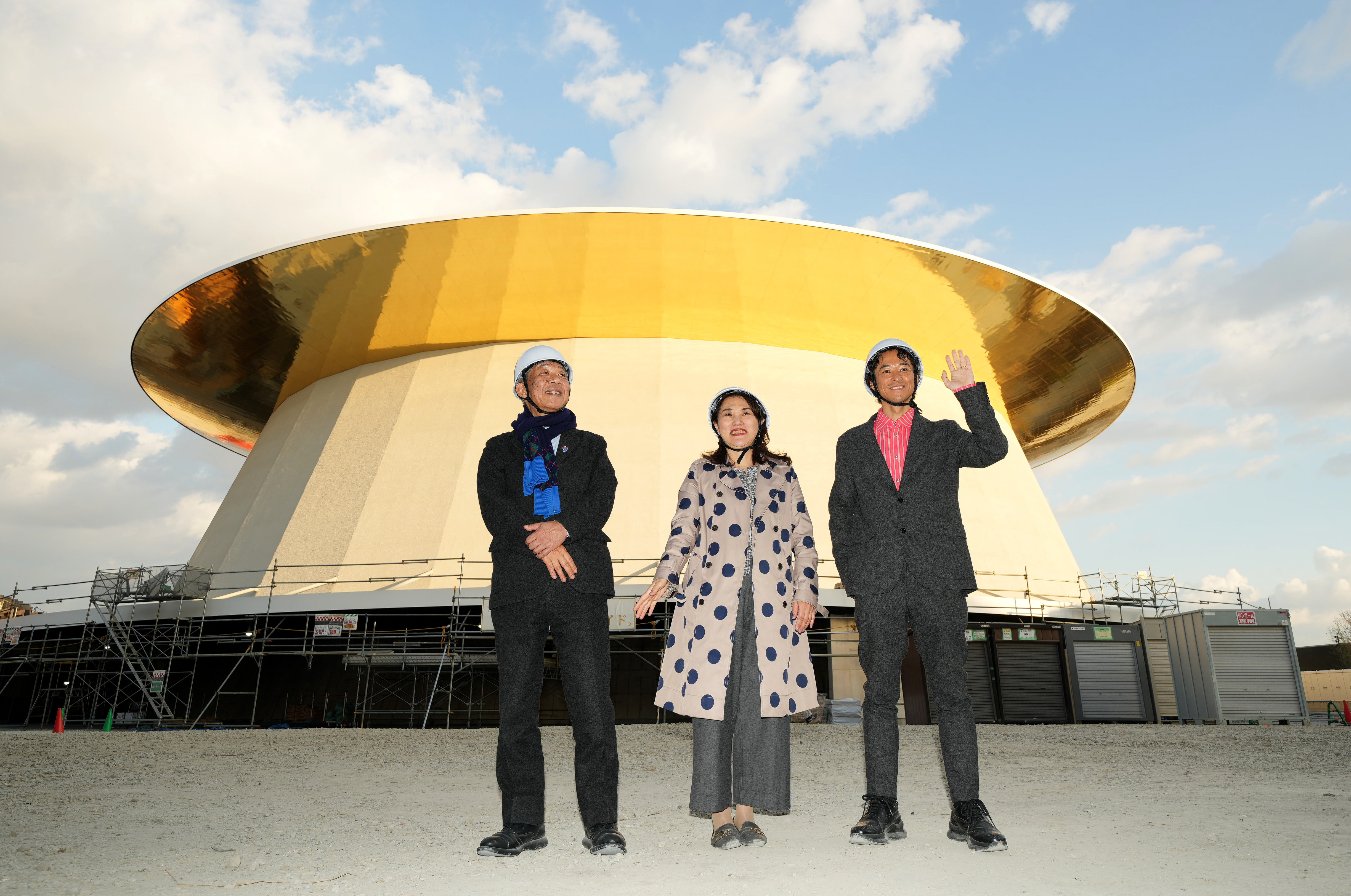 黄金屋根のホールと巨大アリーナ、万博イベント2会場を公開 開会式や