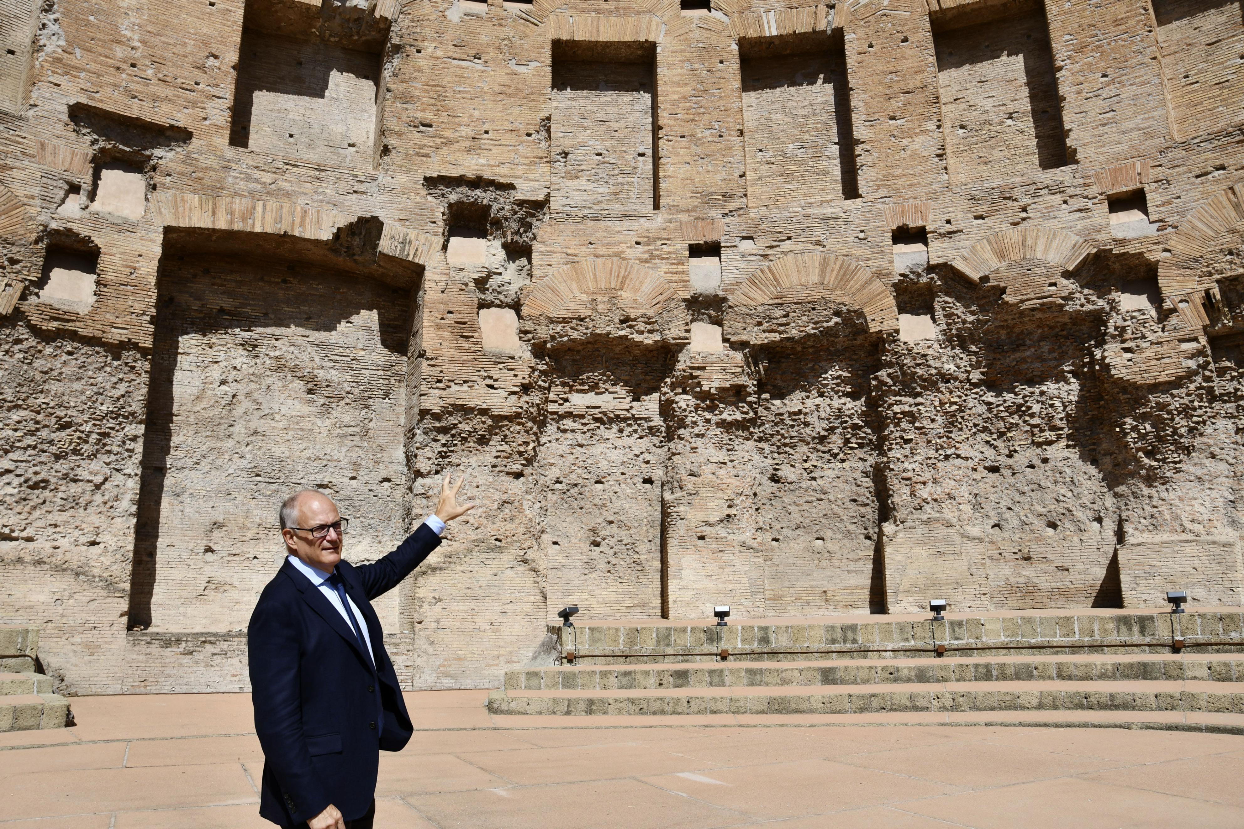 古代の大フレスコ画公開 ローマ、トラヤヌス浴場 皇帝ネロの宮殿などが