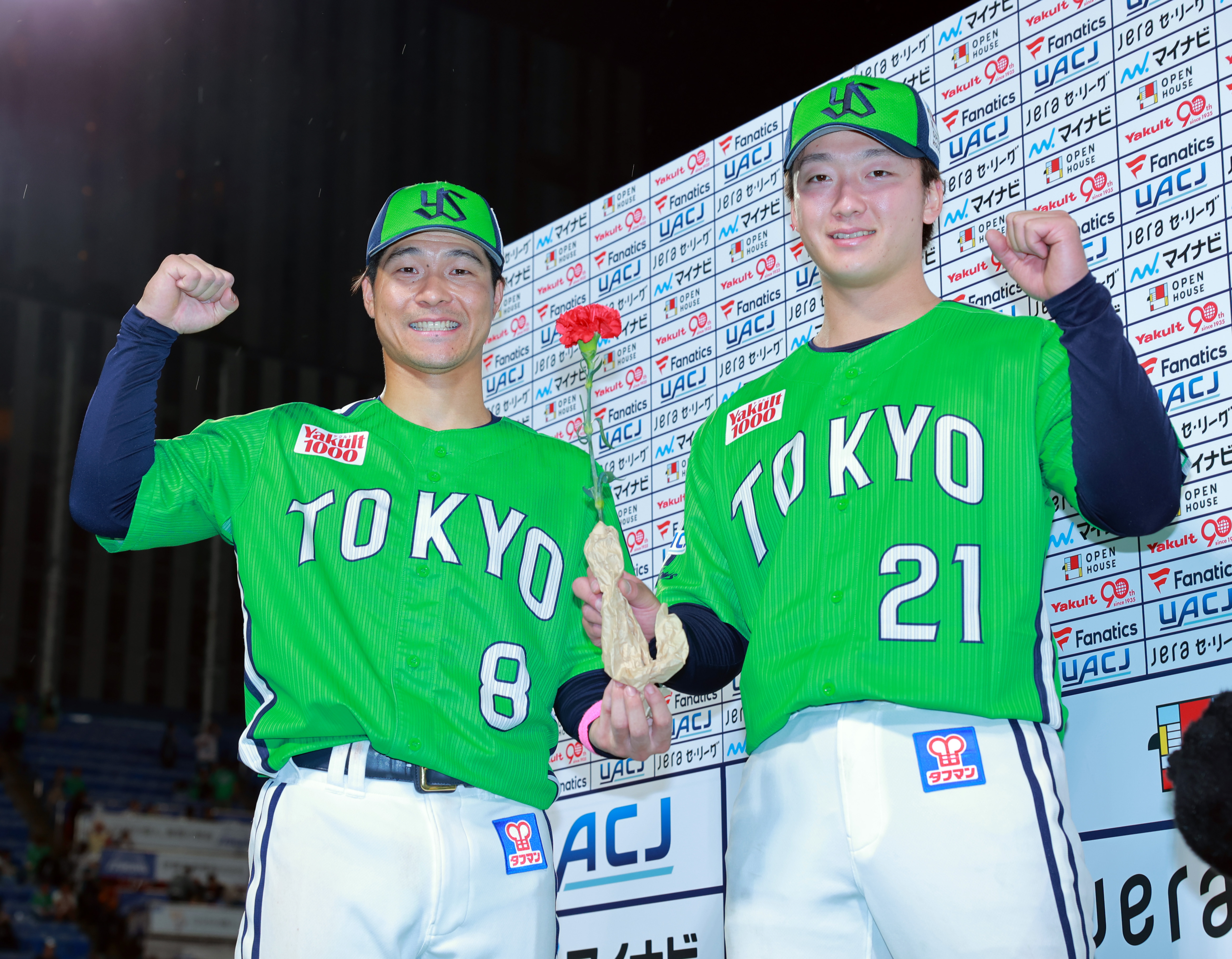 ヤクルトスワローズ 楽天イーグルス 茂木栄五郎 3点セット ヤクルト・茂木栄五郎が決勝2ラン お立ち台で母に感謝の言葉