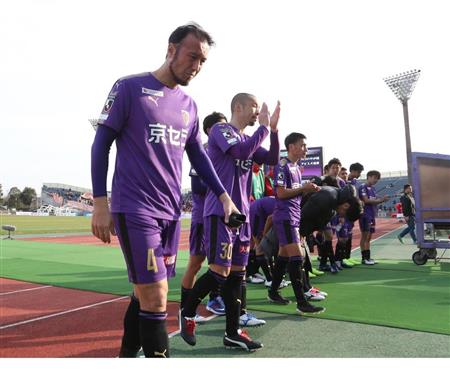 37歳まだまだ闘う 闘莉王がj通算500試合出場 京都はドロー発進 1 2ページ サンスポ 37歳まだまだ闘う 闘莉王がj通算500試合出場 京都はドロー発進 1 2ページ サンスポ