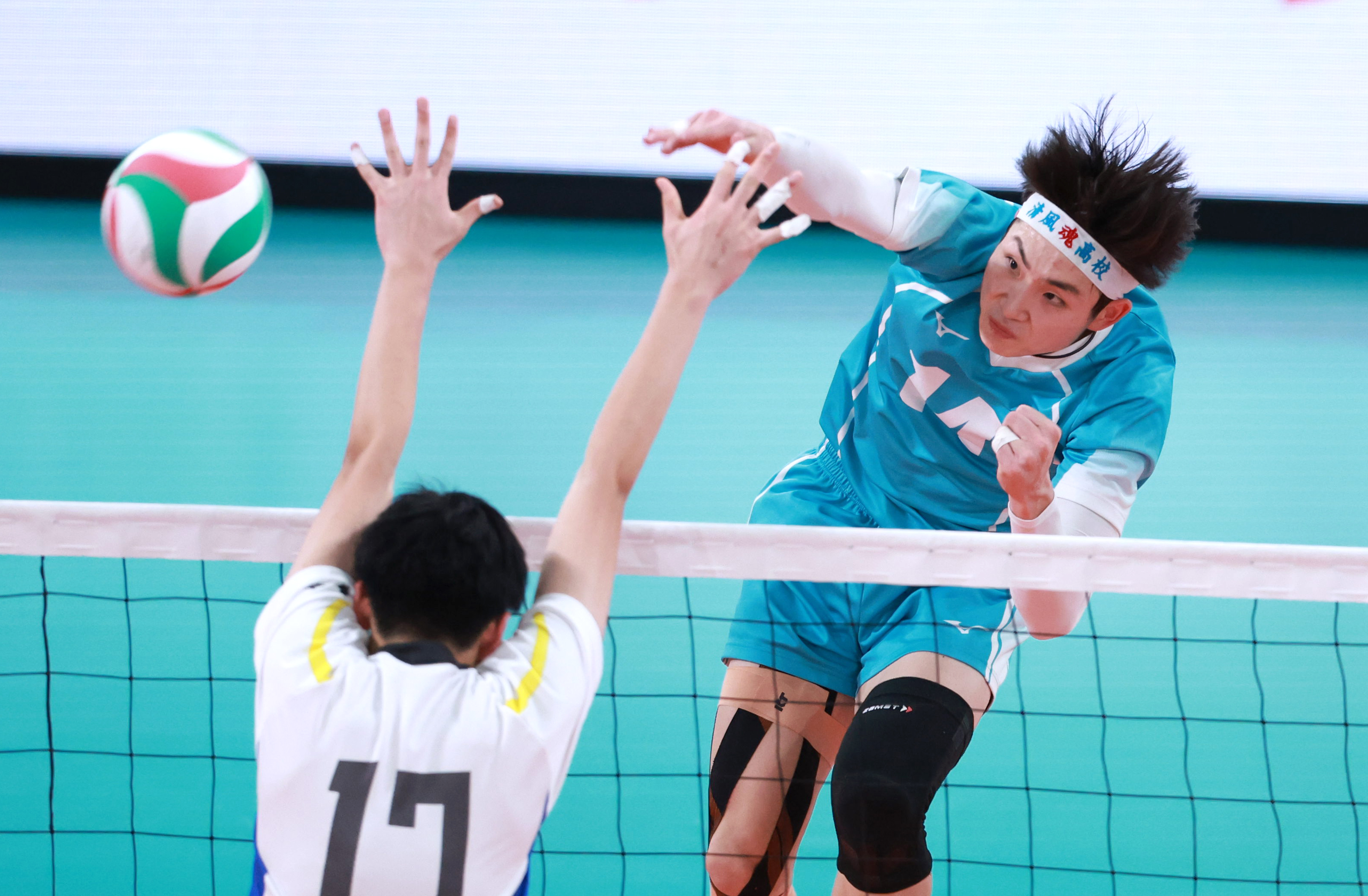 春高バレー】清風、フルセットで駿台学園の4連覇止めた 第5セット序盤