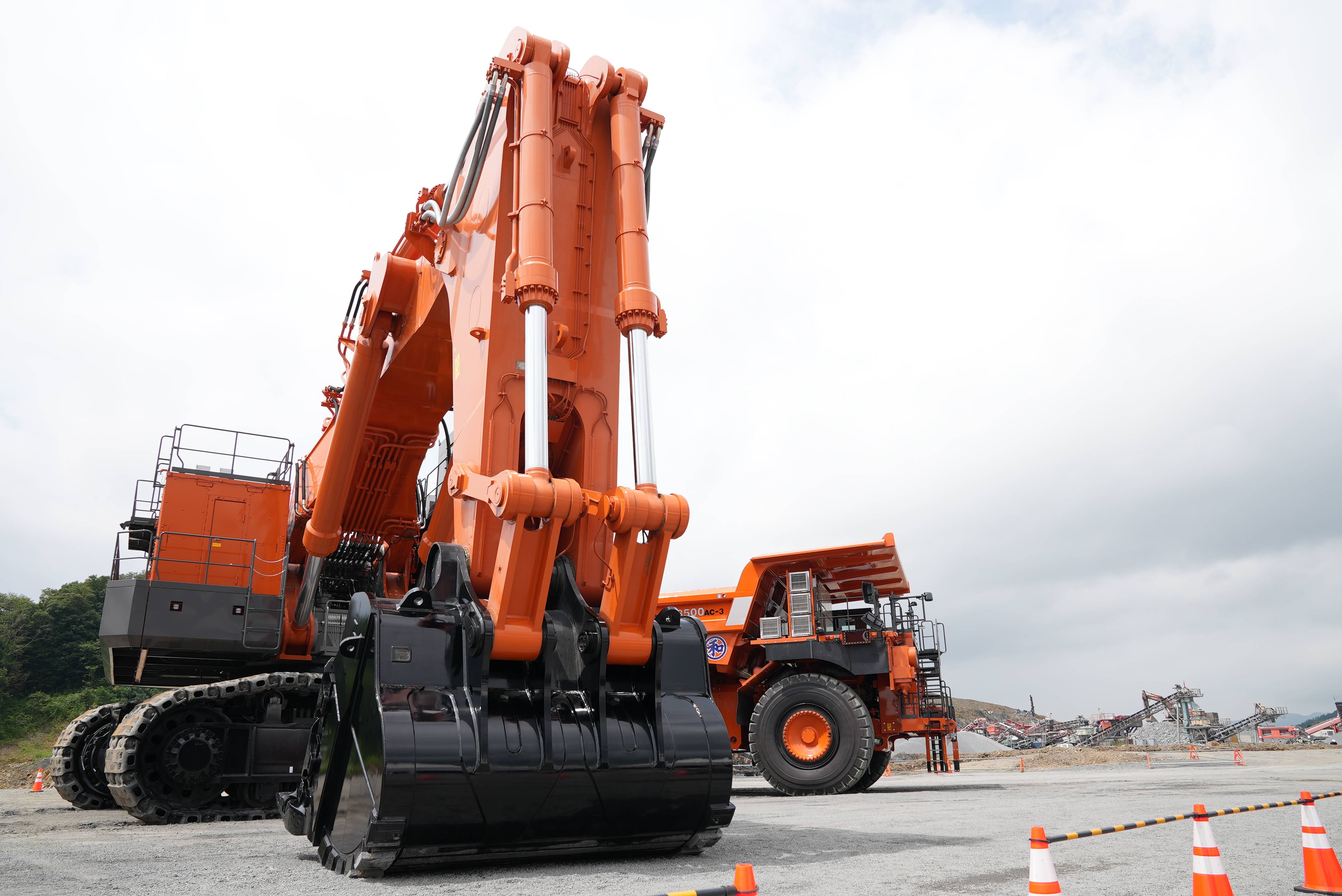 地方に勝機】栃木・佐野の砕石工場に国内最大級の重機導入 コロナ禍