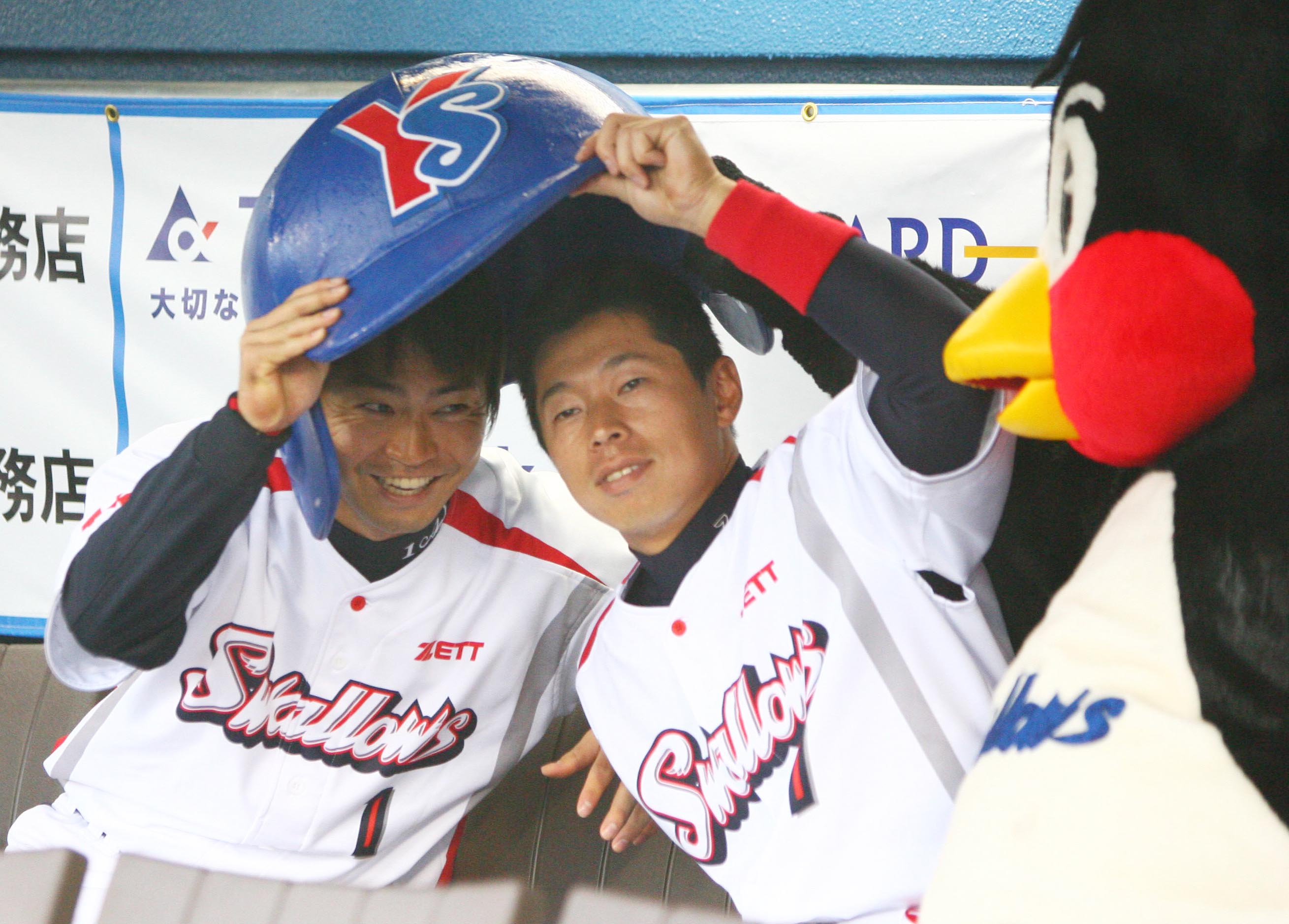 引退表明のヤクルト・青木宣親に早大、ヤクルトで同僚のDeNA・田中浩康