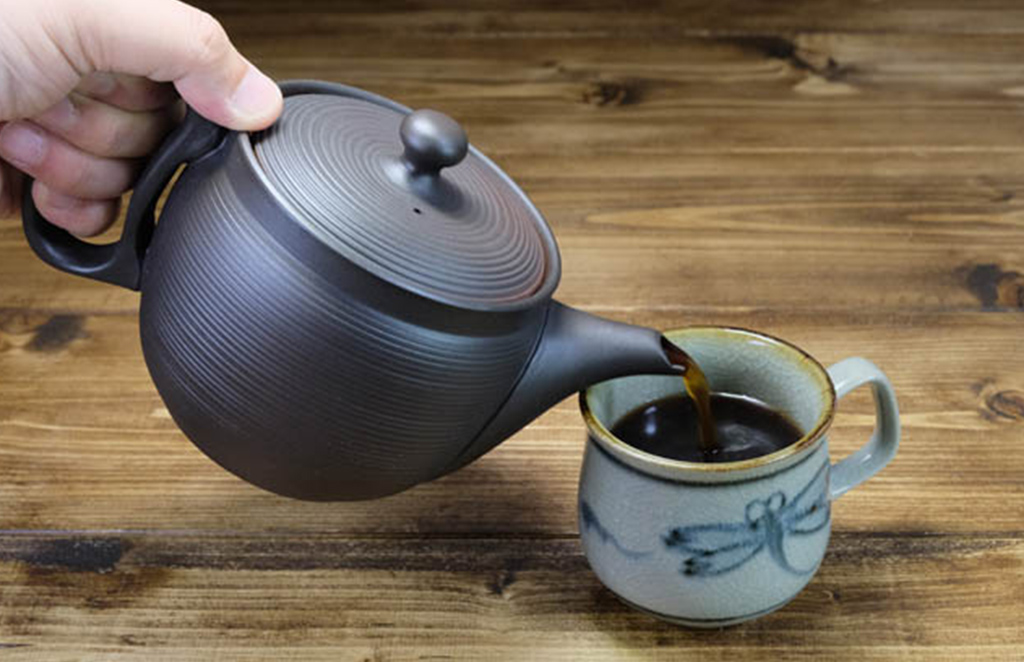 洗練されたデザインと使いやすさにもこだわった「コーヒー専用急須