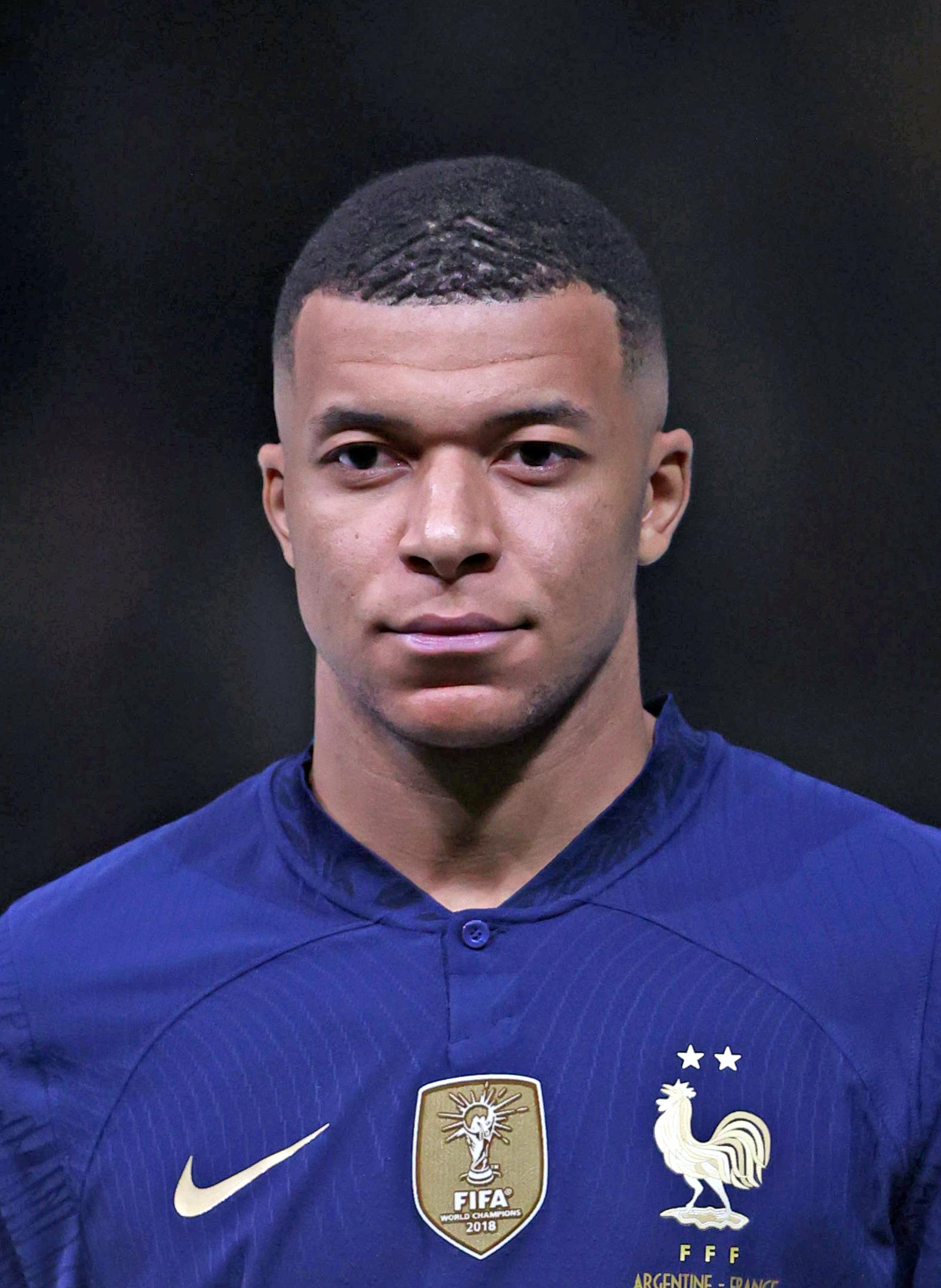 パリ・サンジェルマンに109億円支払い命じる フランス代表のエムバペへ