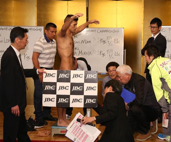 ボクシング ｗｂｃフライ級王者 体重超過で王座剥奪 村田ら５選手はパス トリプル世界戦計量 産経ニュース