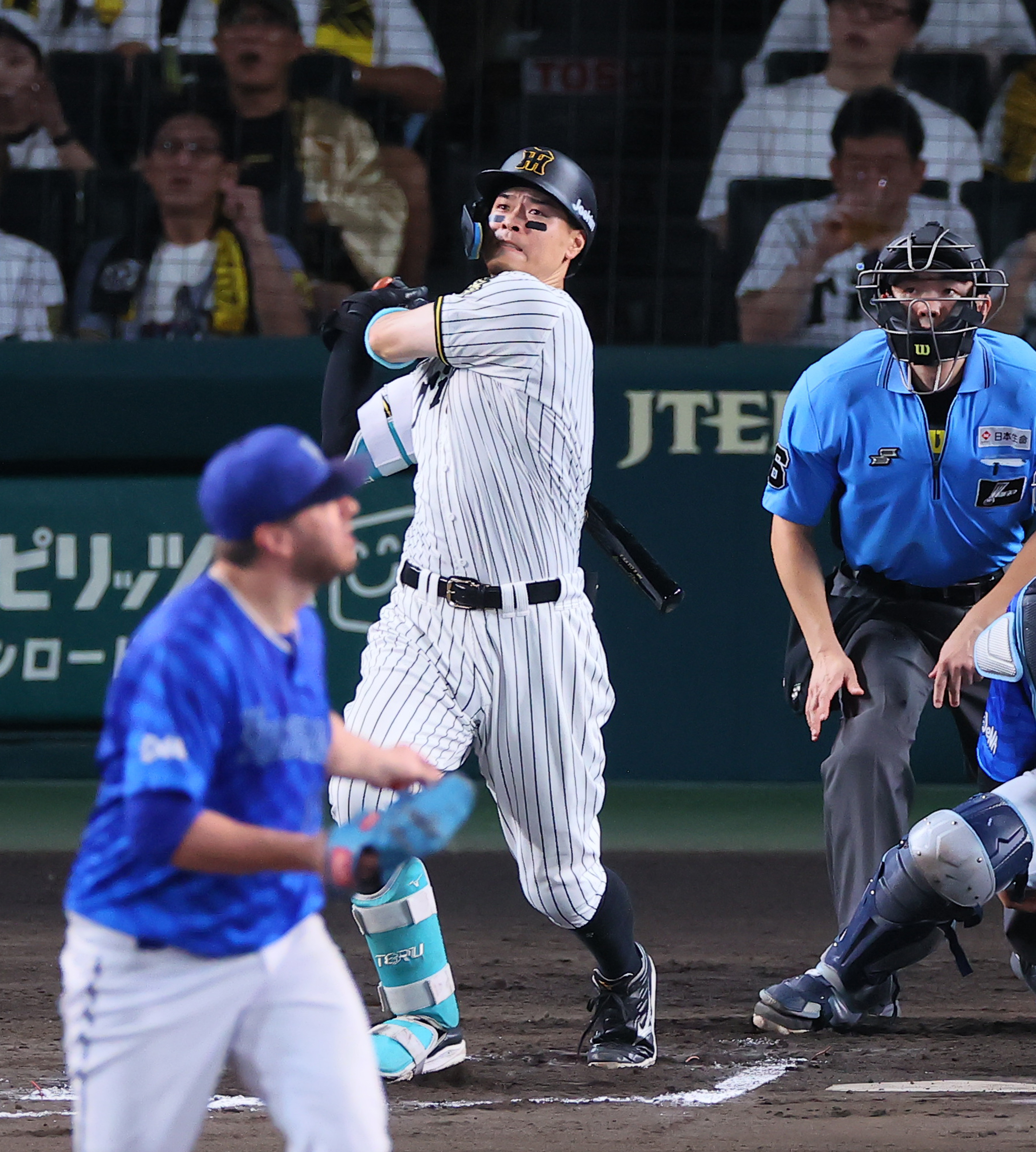 豪打一閃！阪神・佐藤輝明が難敵ケイからソロアーチ 新人年から5